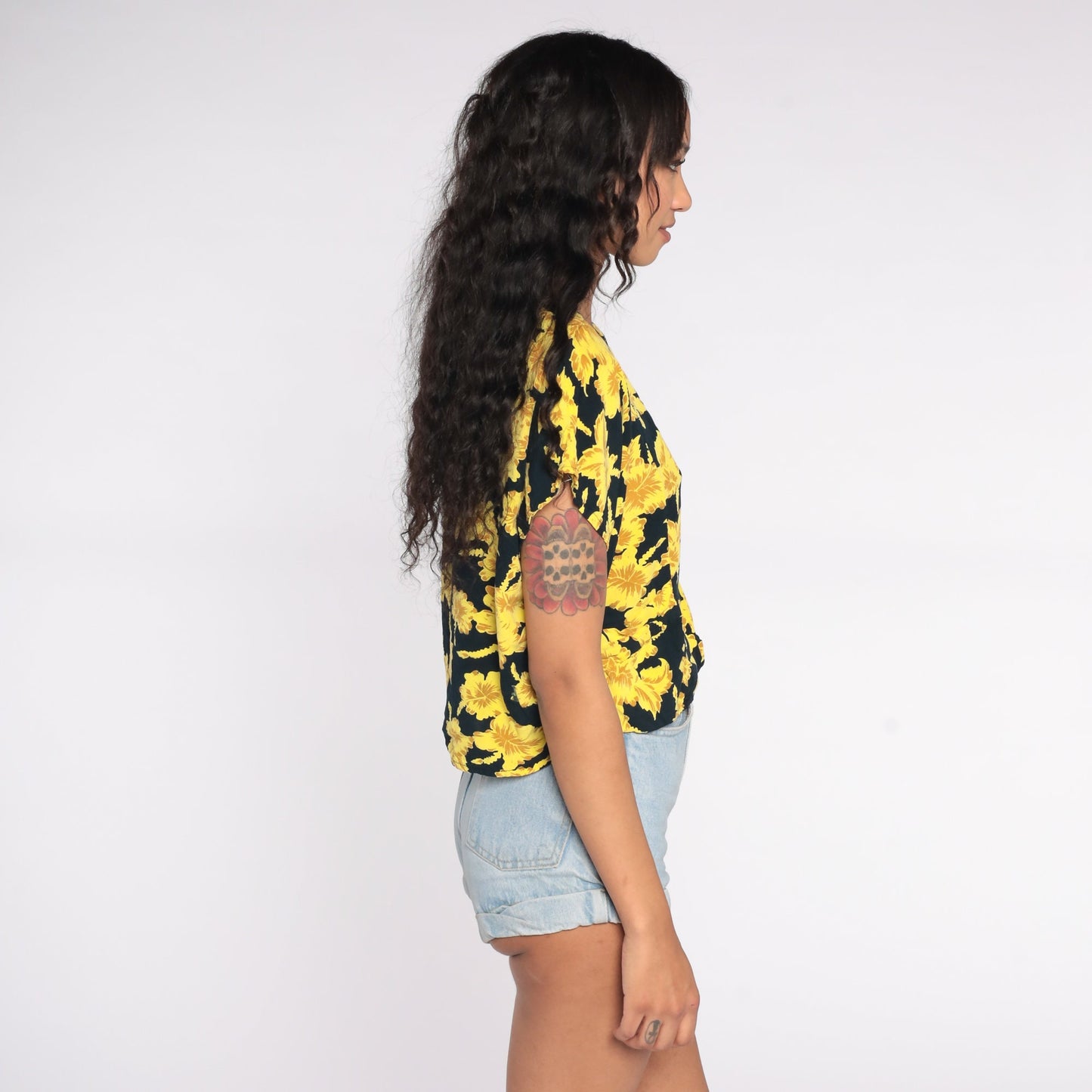 90s Yellow Floral Rayon Shirt Short Sleeve Blouse Small