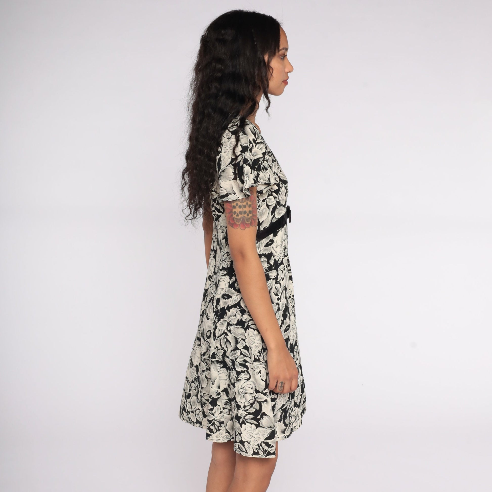 90s Floral Mini Dress Flutter Sleeve Black Off-White Empire Waist Small