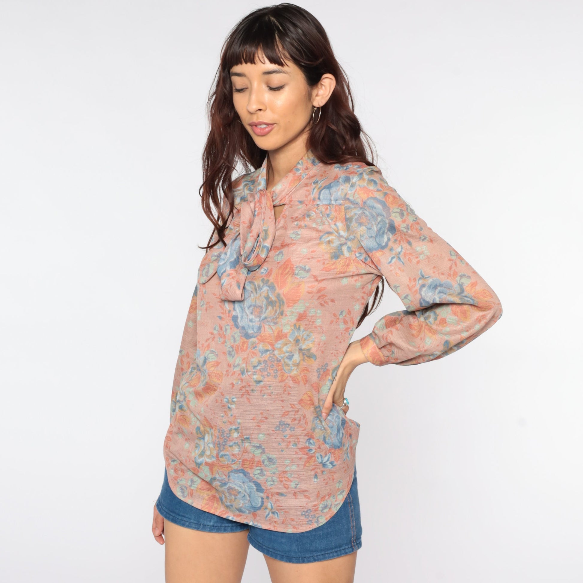 70s Floral Ascot Blouse Dusty Pink Blue Pullover Long Sleeve Medium