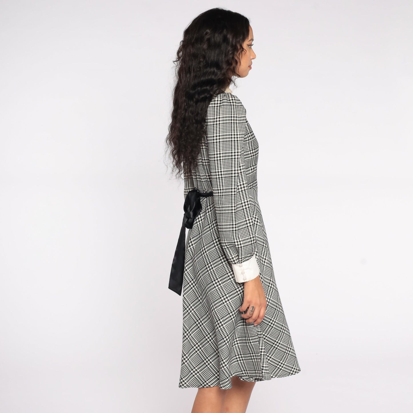 70s Black White Plaid Midi Dress Puff Sleeve Collar Tie Back Medium