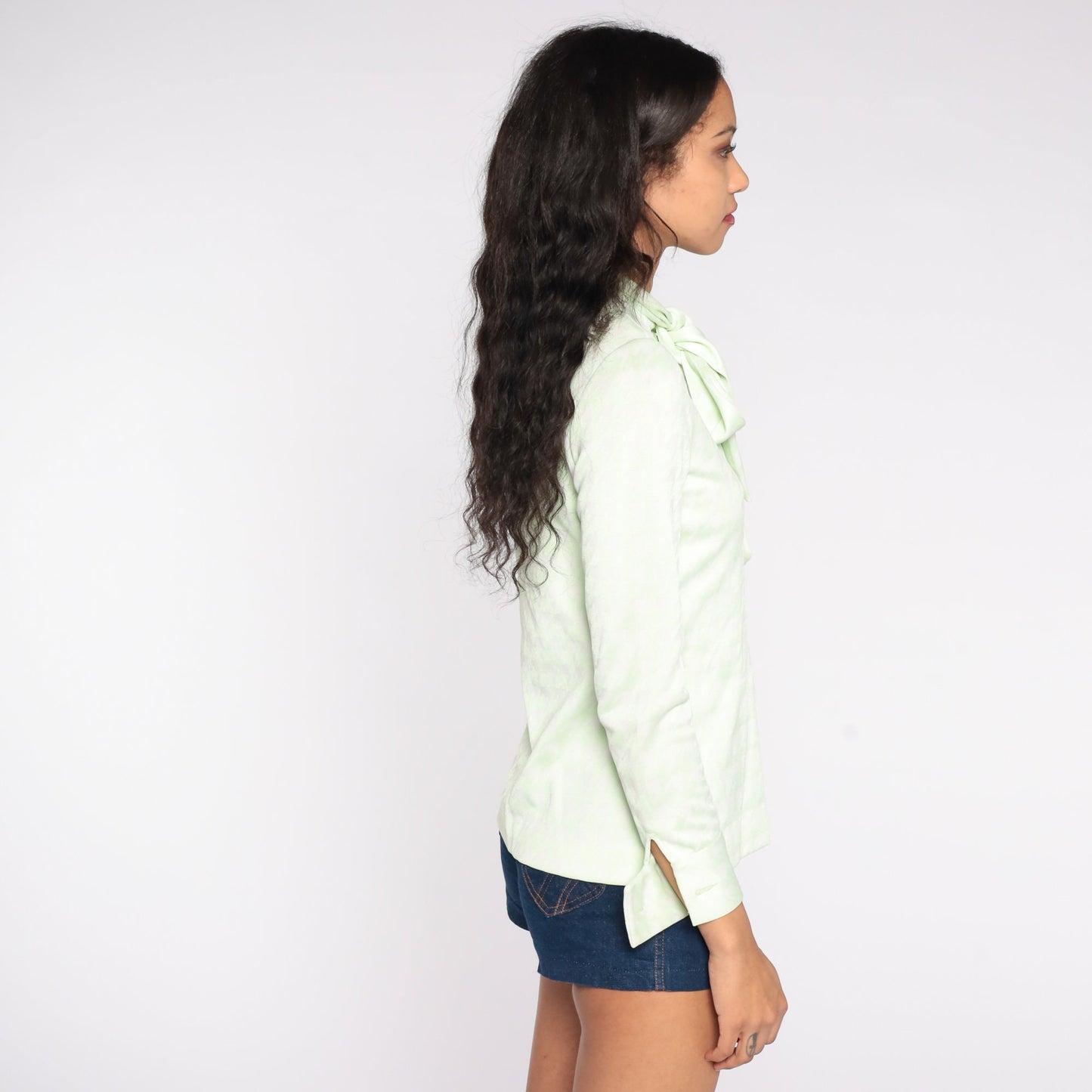 70s Ascot Bow Blouse Pale Green Houndstooth Check Long Sleeve Small