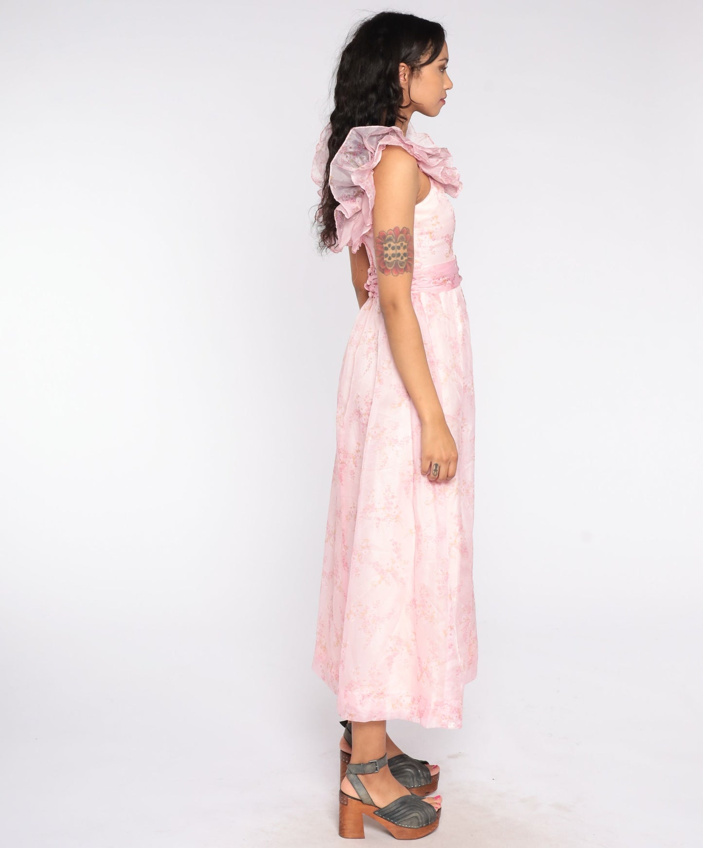 70s Baby Pink Floral Maxi Dress Fitted Bodice High Waist Ruffle Neckline Small