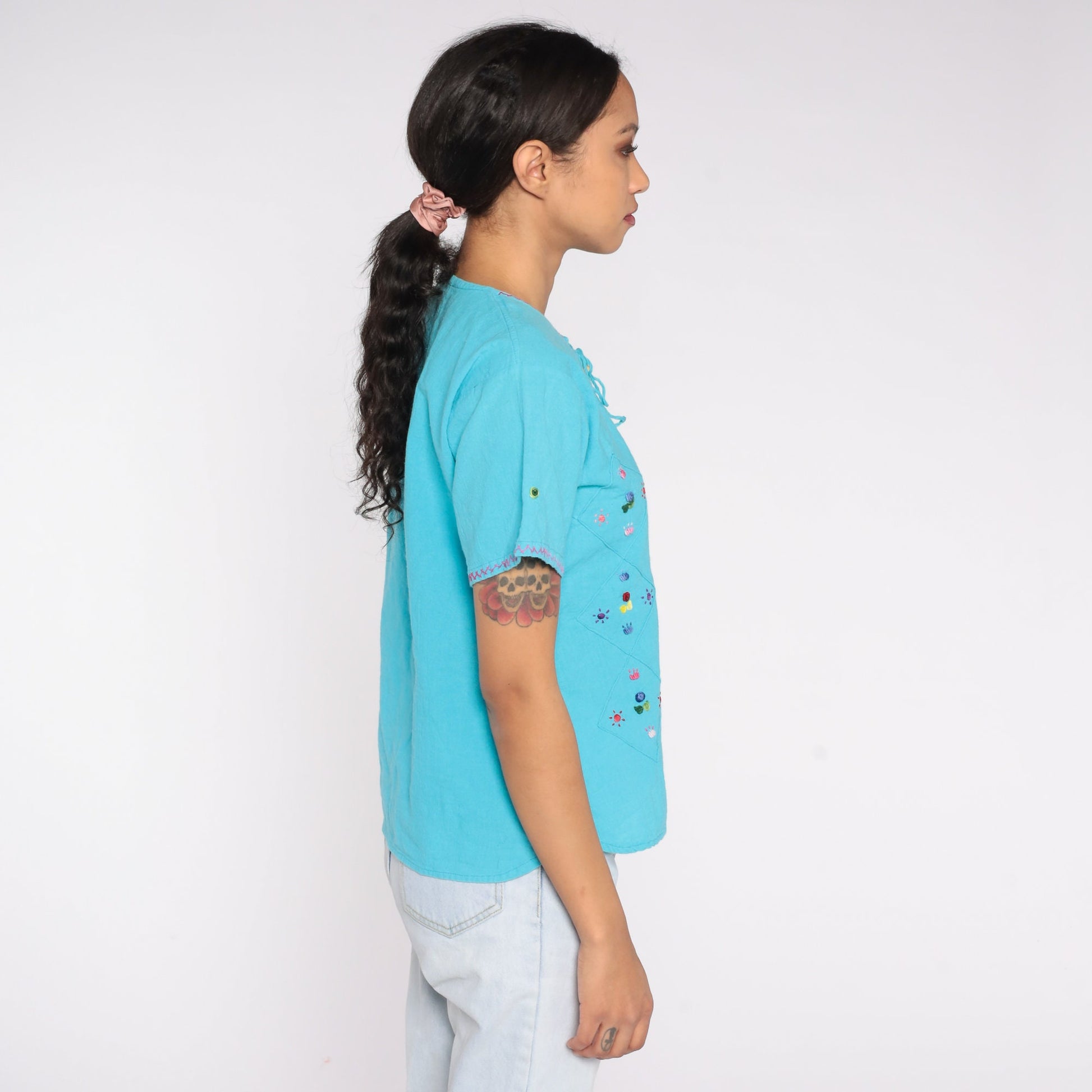 90s Blue Cotton Blouse Embroidered Flowers Butterflies Suns Short Sleeve Medium