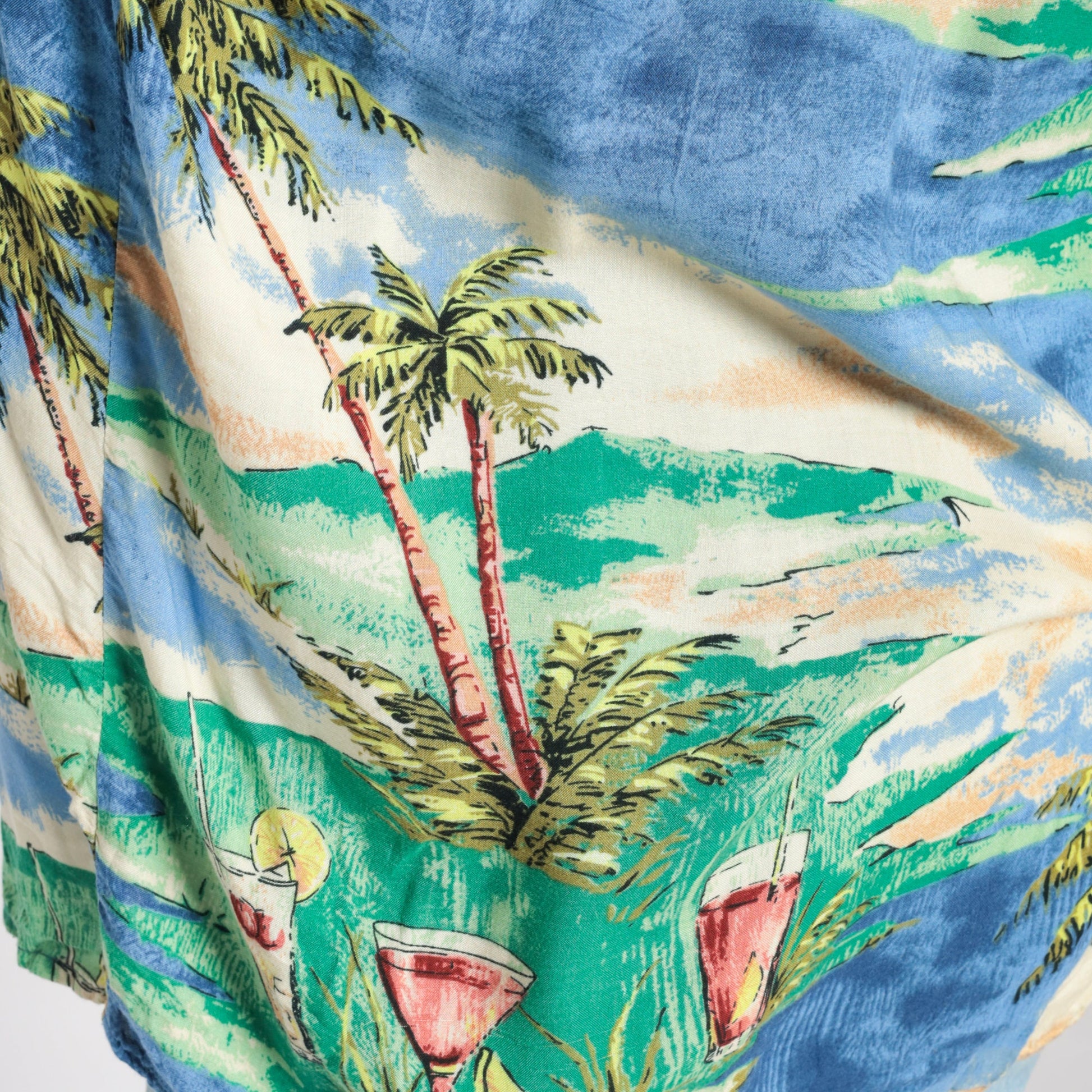 Y2K Blue Hawaiian Shirt Palm Tree Cocktail Print Button Up Men's Large