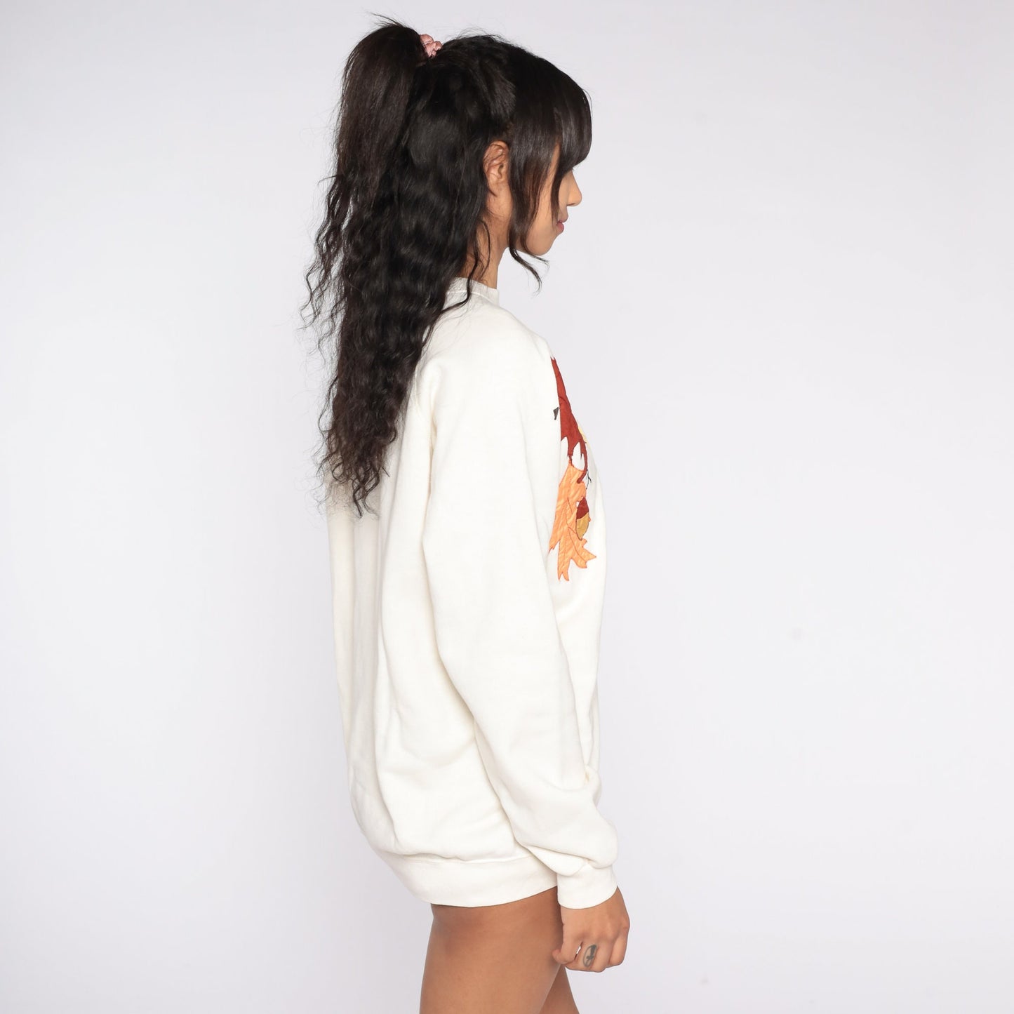 90s Leaves & Acorns Sweatshirt Cream Raglan Graphic Crewneck Large