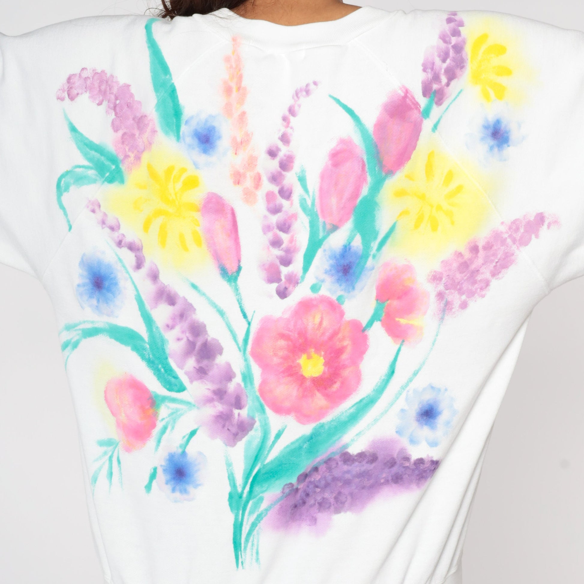 90s Floral Painted Flower Bouquet V-Neck Raglan Sweatshirt White Large