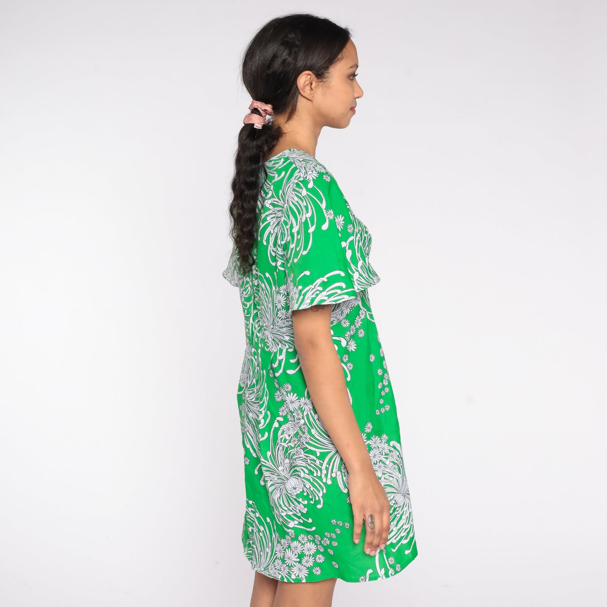 70s Green Floral Mini Dress Empire Waist Flutter Sleeve Shift Large L