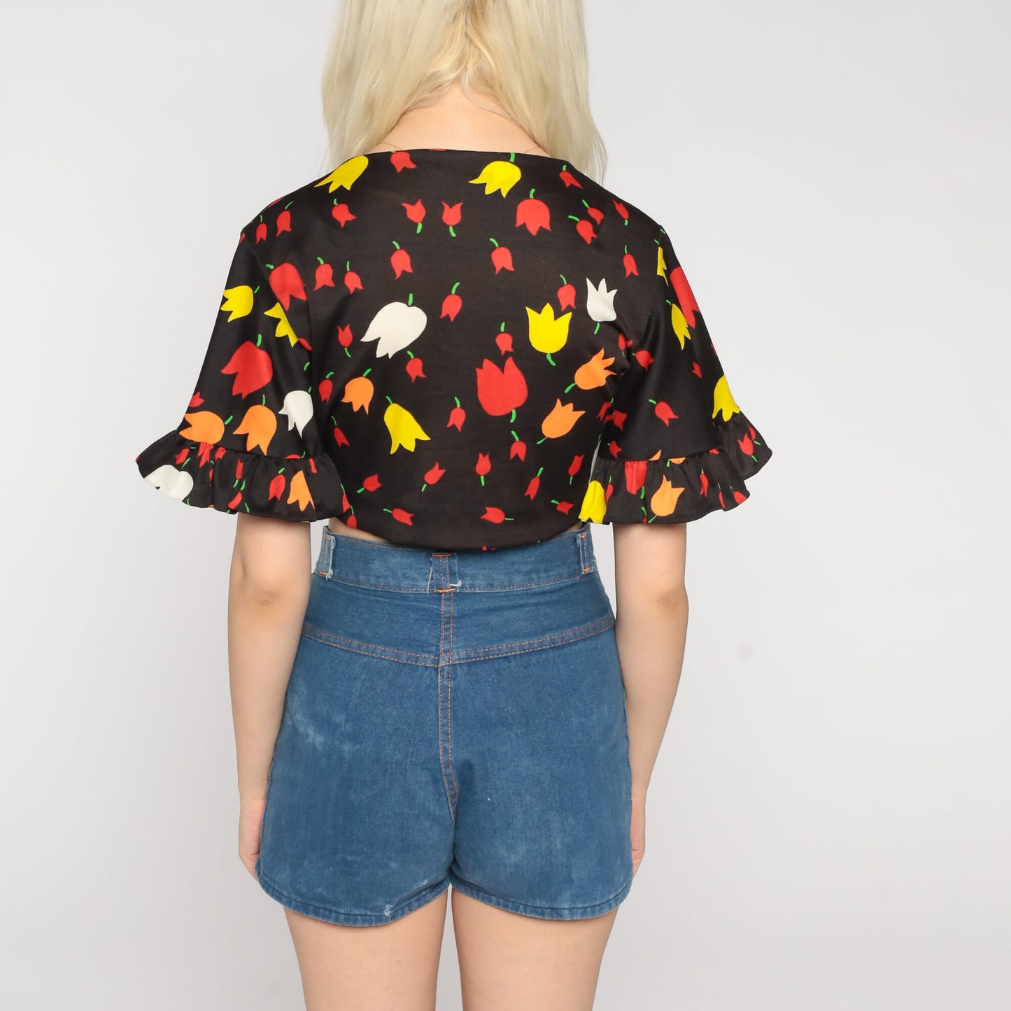 70s Black Tulip Floral Crop Top Tie Front Ruffled Sleeve Small Medium