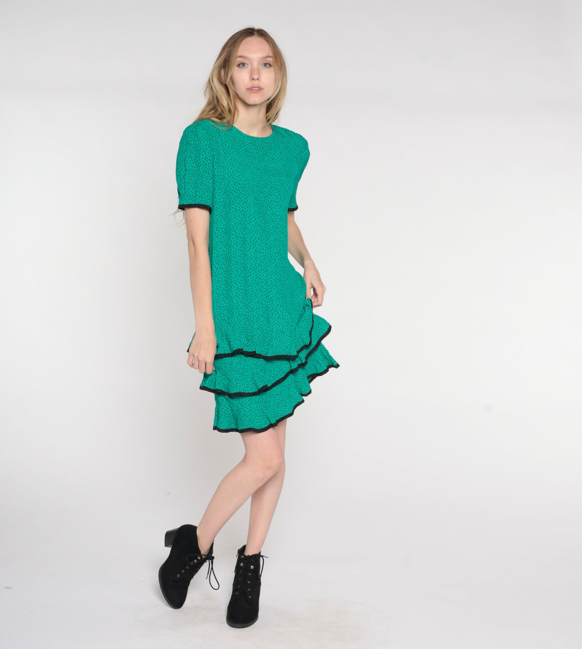 80s Green Floral Mini Shift Dress Ruffled Skirt Short Sleeve Medium 8