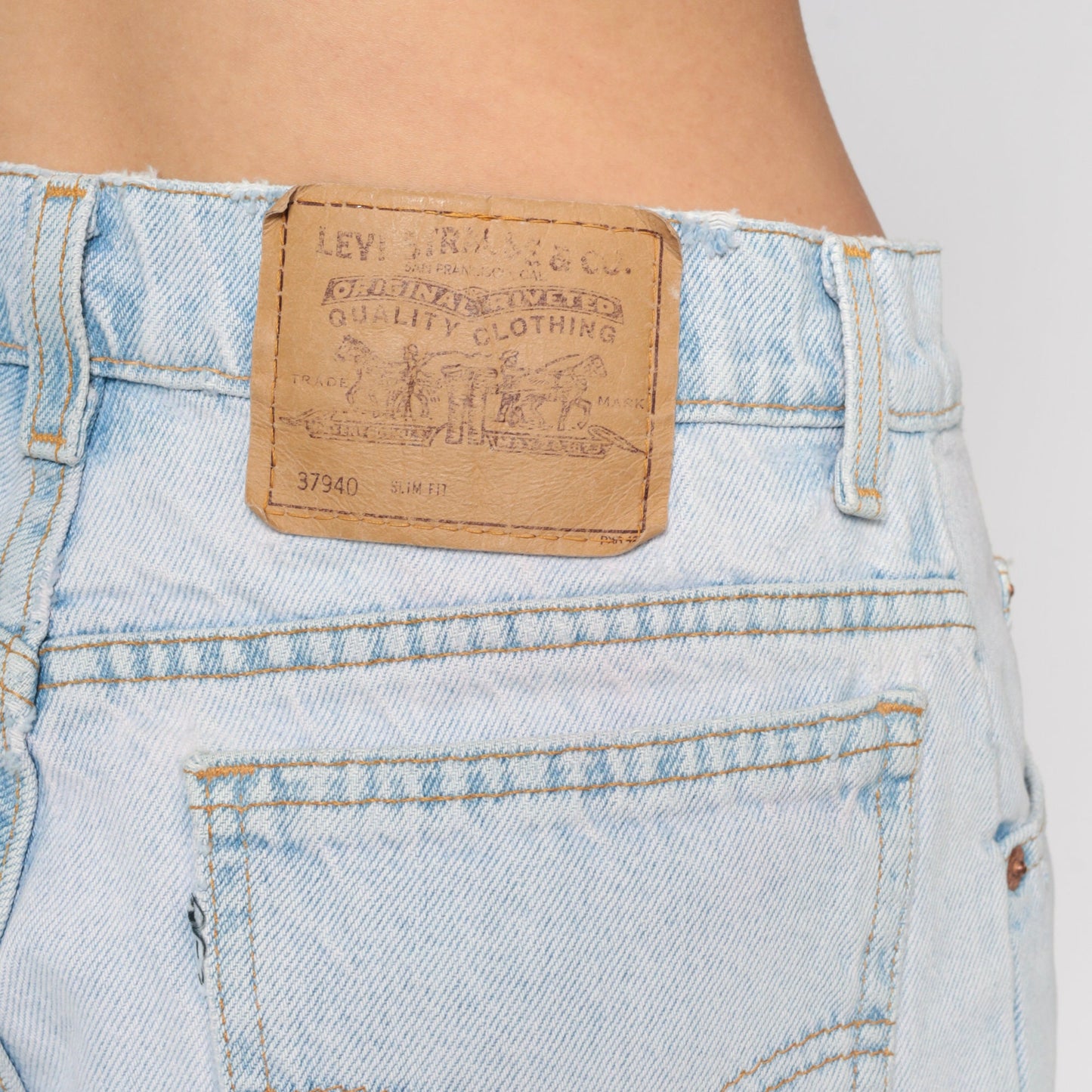 90s Levi's Light Wash Denim Shorts High Rise Jean Shorts Small Medium