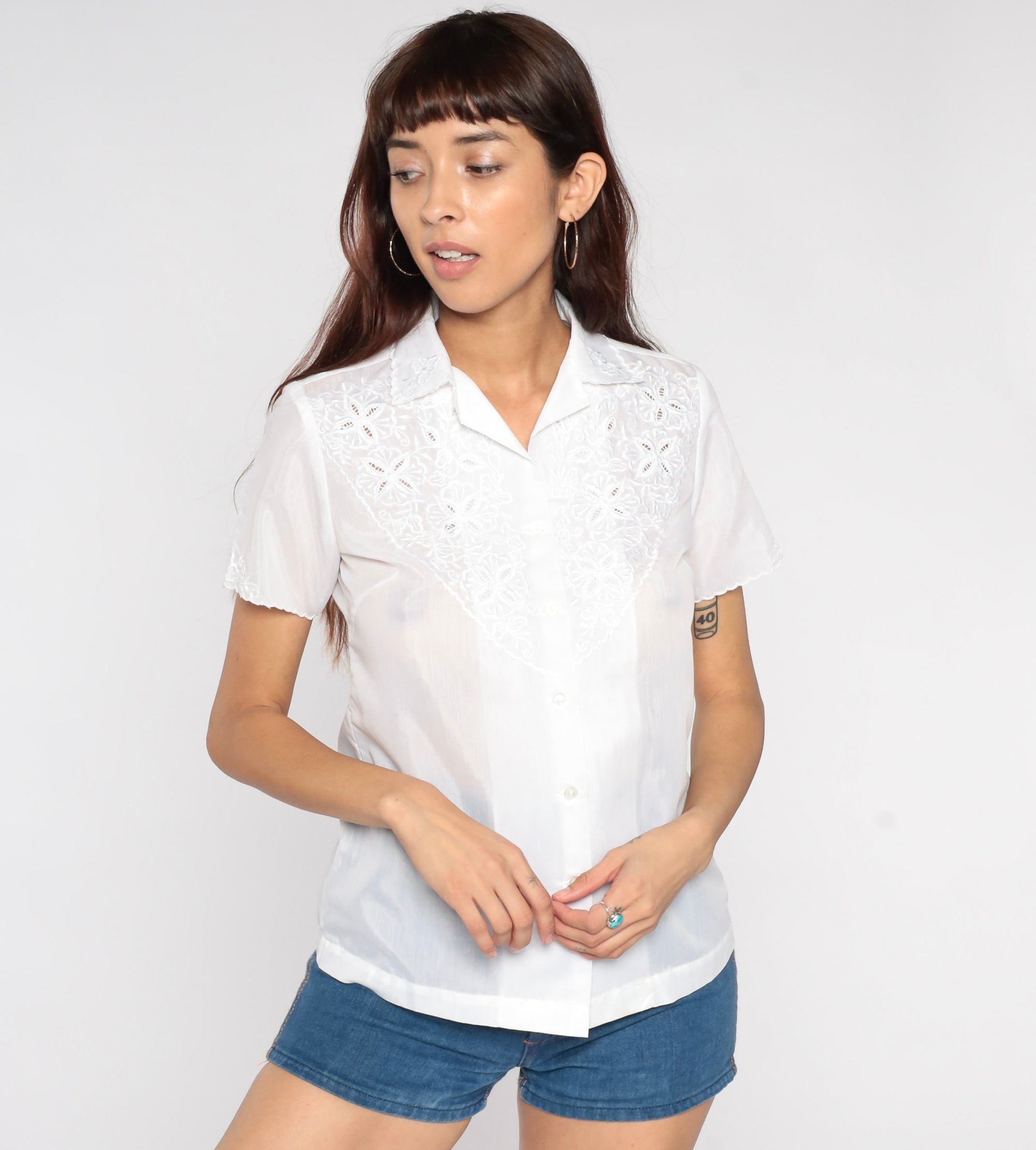 80s White Embroidered Floral Eyelet Button-Up Blouse Short Sleeve Small