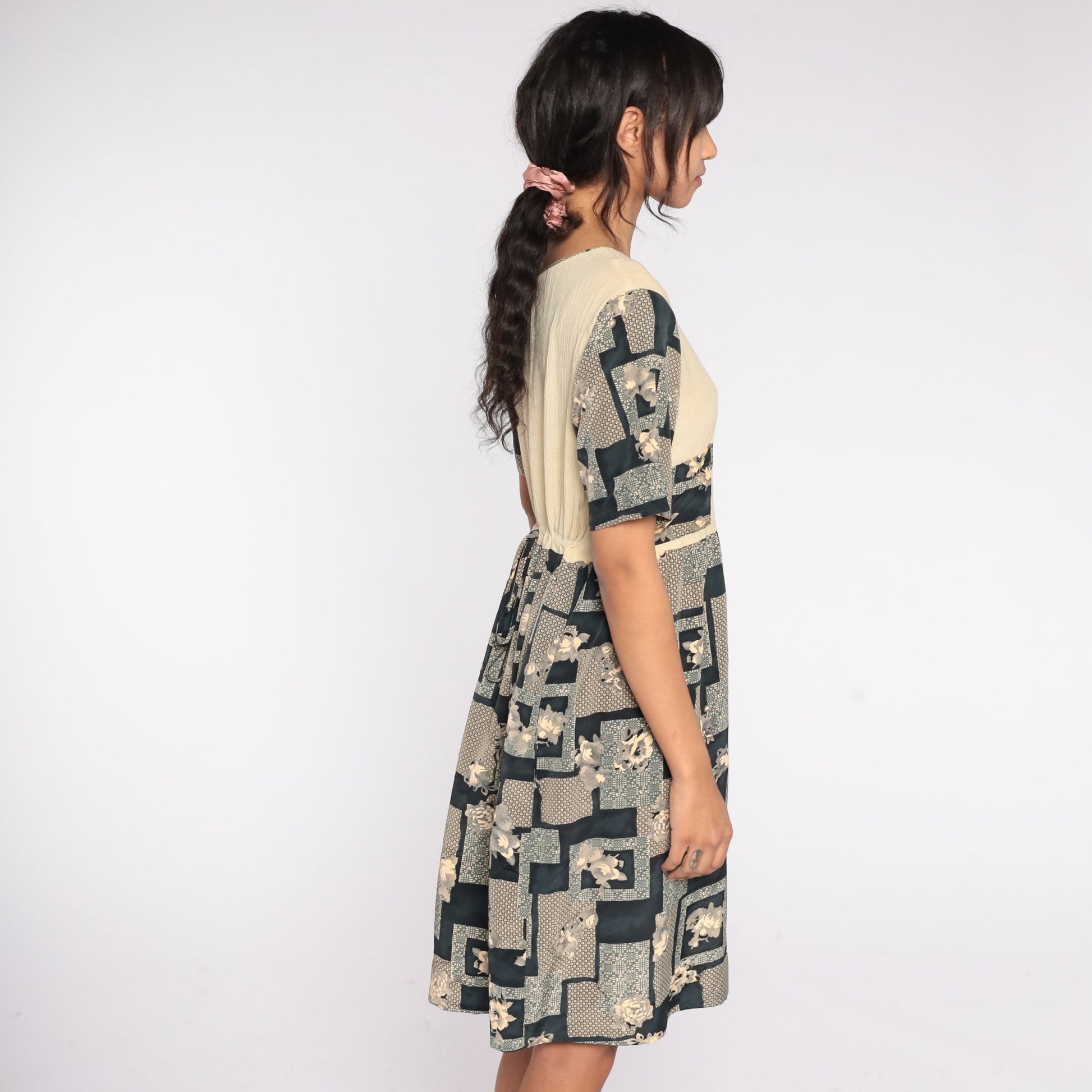 90s Geometric Floral Midi Dress High Waist Short Sleeve Taupe Medium