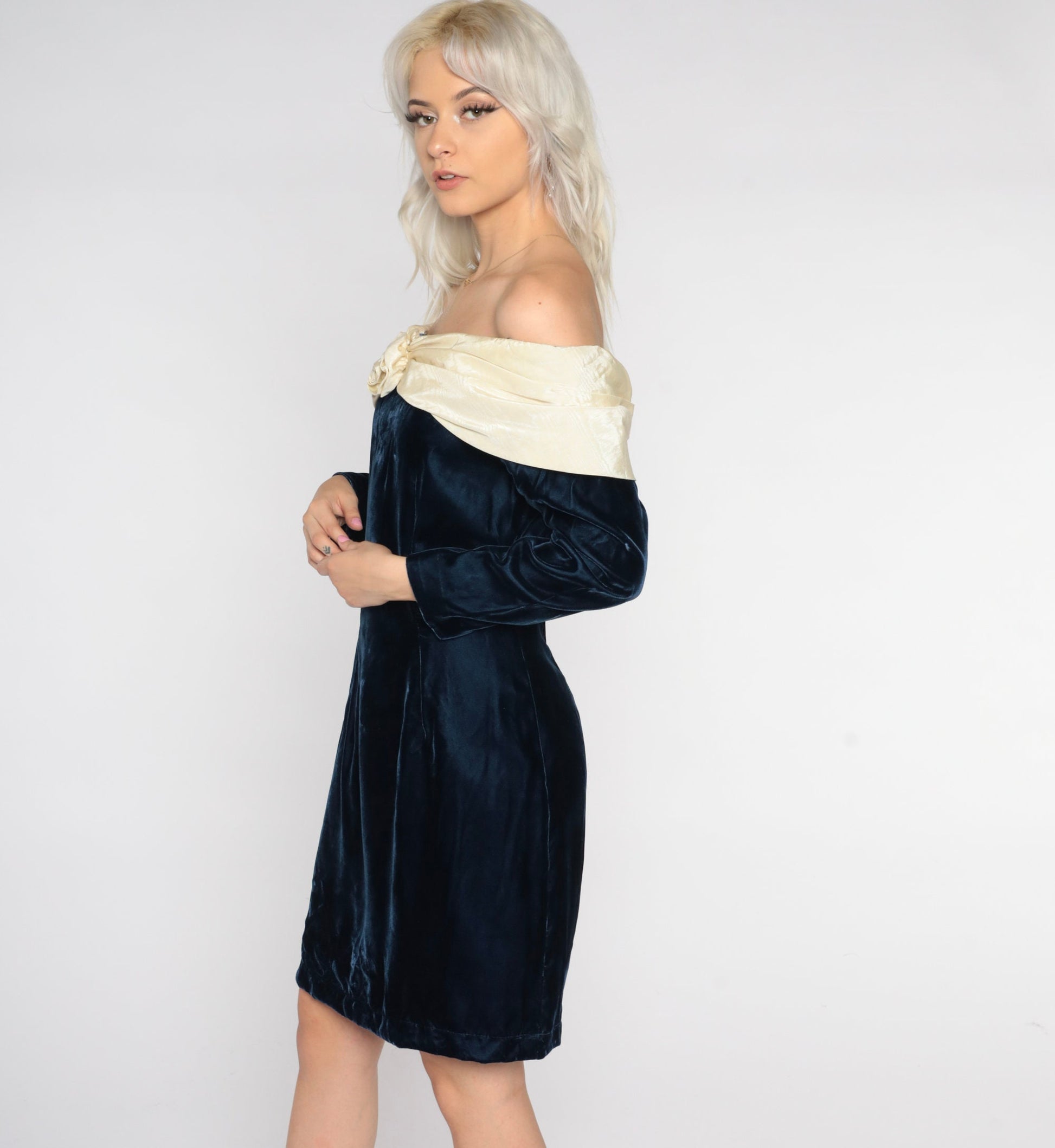 60s Blue Velvet Mini Dress Shift Cream Rosette 3/4 Sleeve Medium M