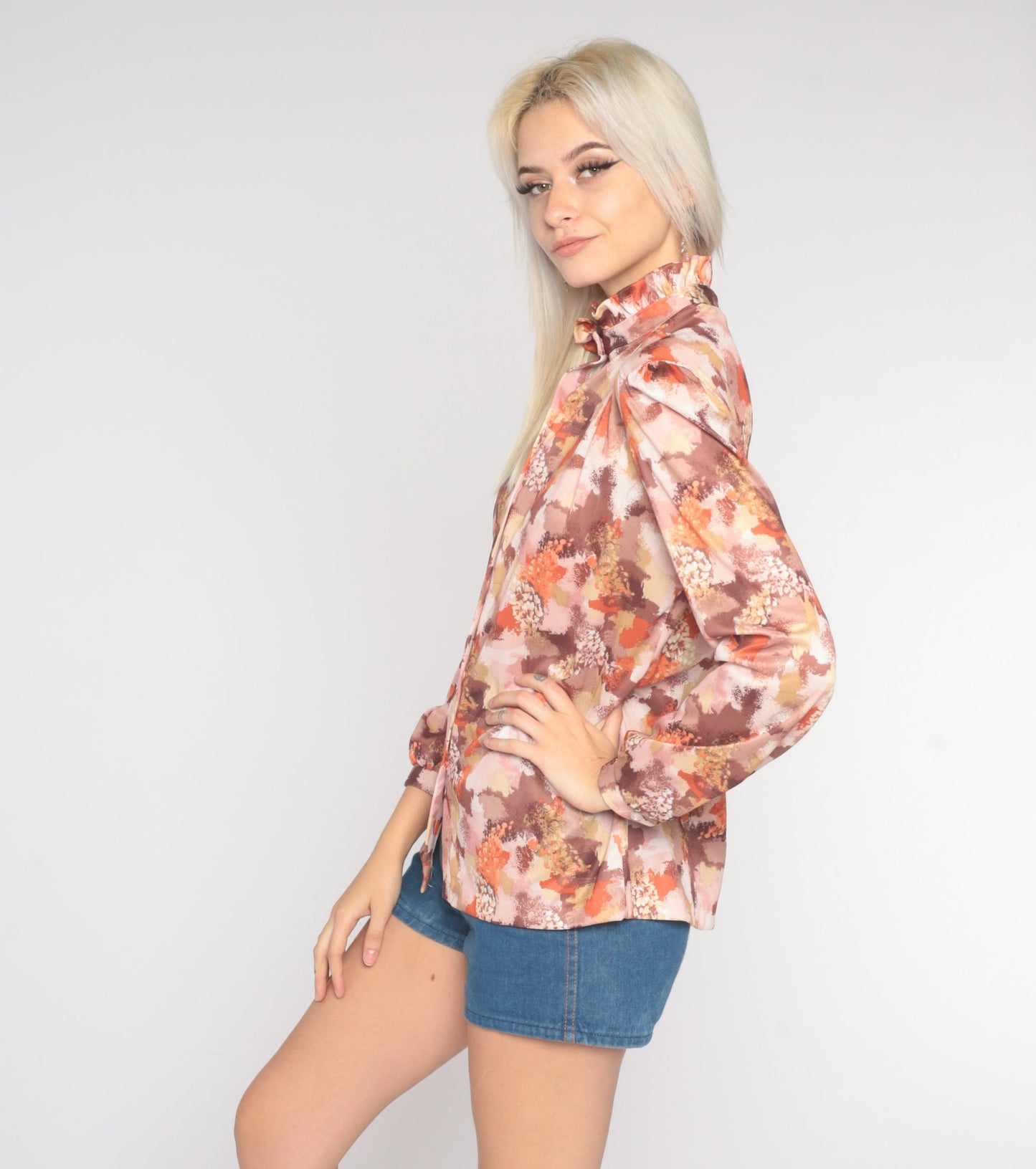 70s Abstract Brushstroke Puff Sleeve Blouse Red Ruffle Neck Medium