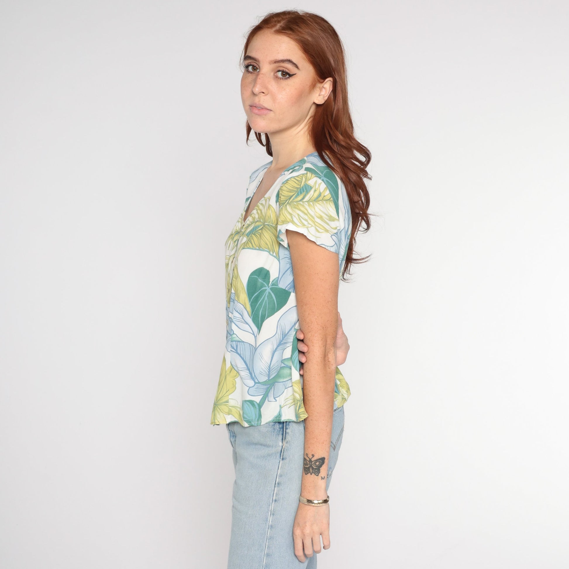 00s Tropical Leaf Button-Up Blouse White Blue Green Rayon Short Sleeve Small S