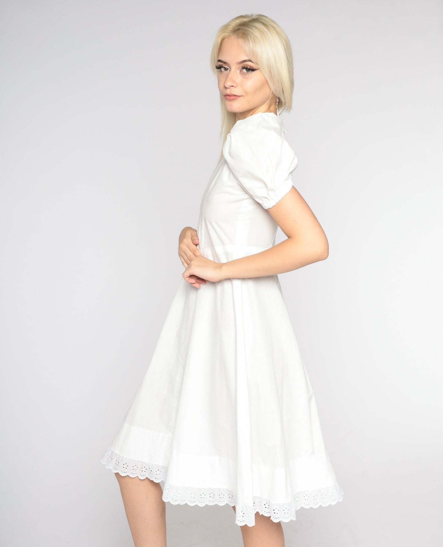 70s White Peasant Dress Puff Sleeve Eyelet Basque Waist Knee Length Extra Small