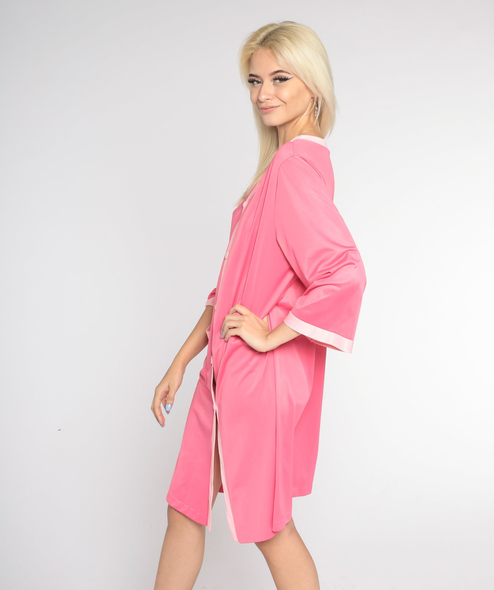 70s Pink Nylon Pajama Dress Embroidered Pocket Button-Up Nightgown Medium Large