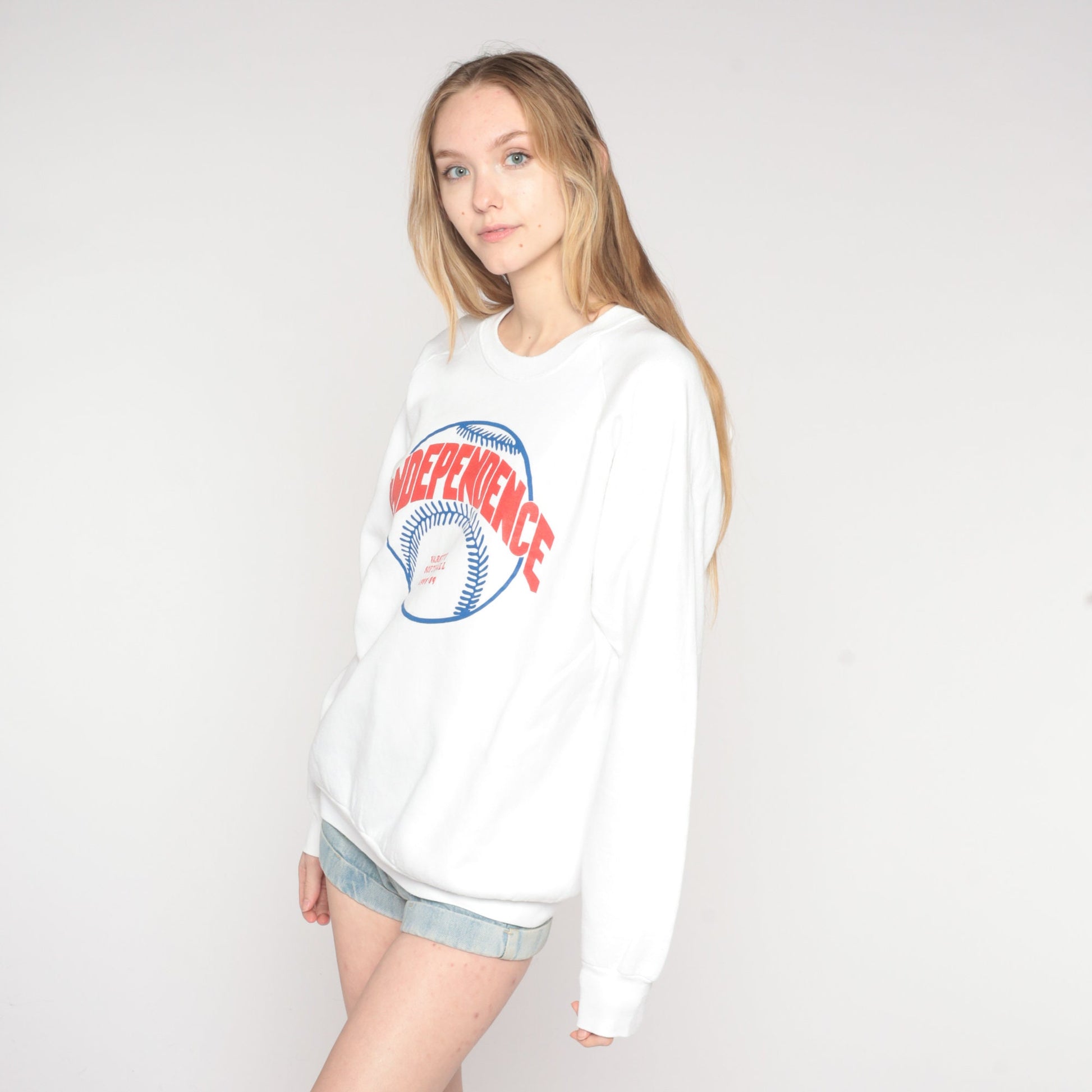 90s Independence Varsity Softball 1988-89 Graphic Sweatshirt White Extra Large