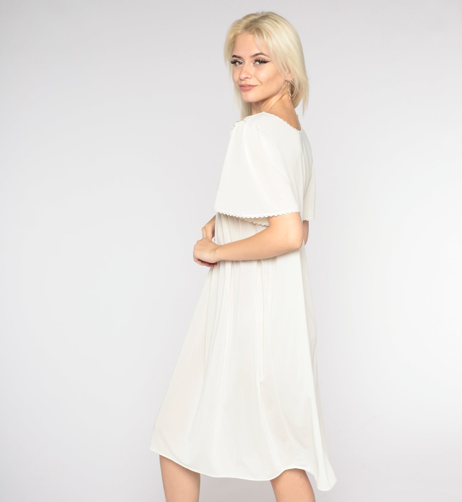 90s Cream Nightgown Knee-Length Lace Bib Short Sleeve Medium