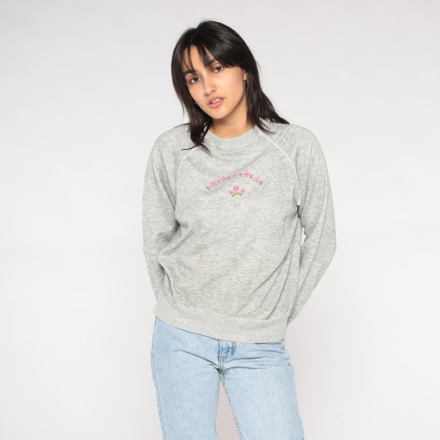 90s Floral Embroidered Sweatshirt Heather Grey Raglan Crewneck Small