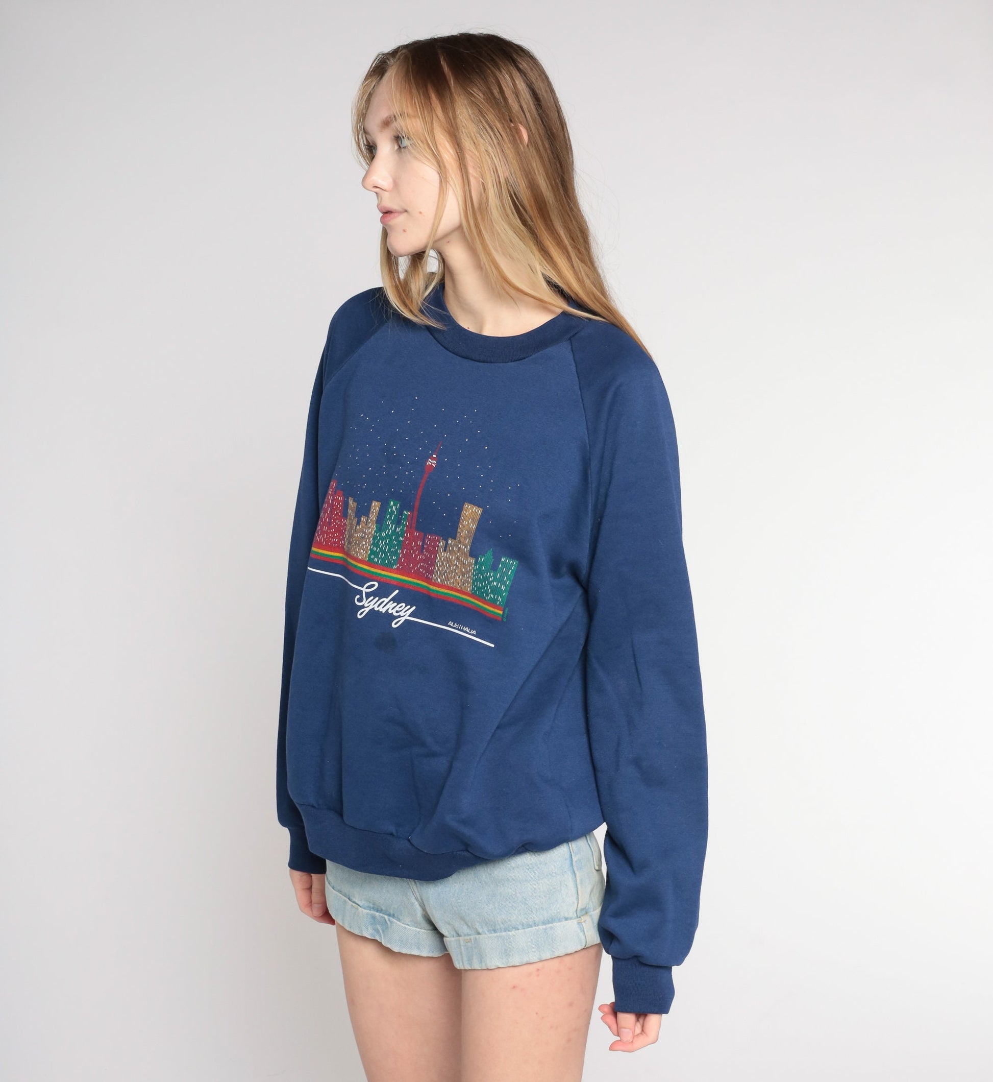 00s Sydney Australia Skyline Graphic Sweatshirt Navy Raglan Crewneck Small