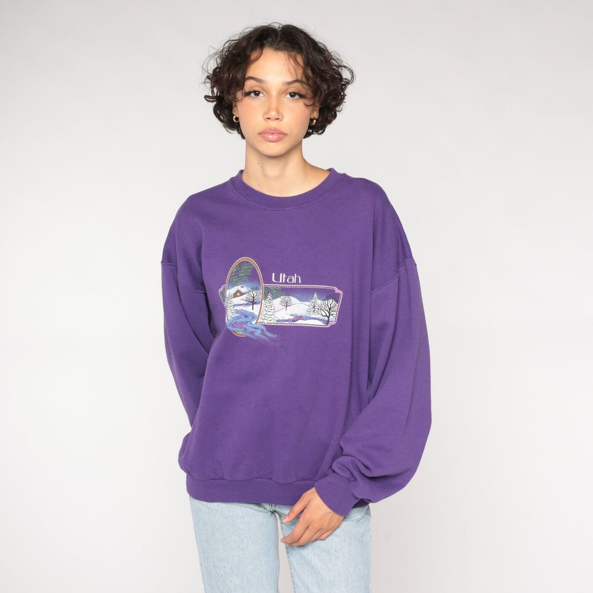 90s Utah Snowy Cabin Graphic Sweatshirt Purple Crewneck Large L