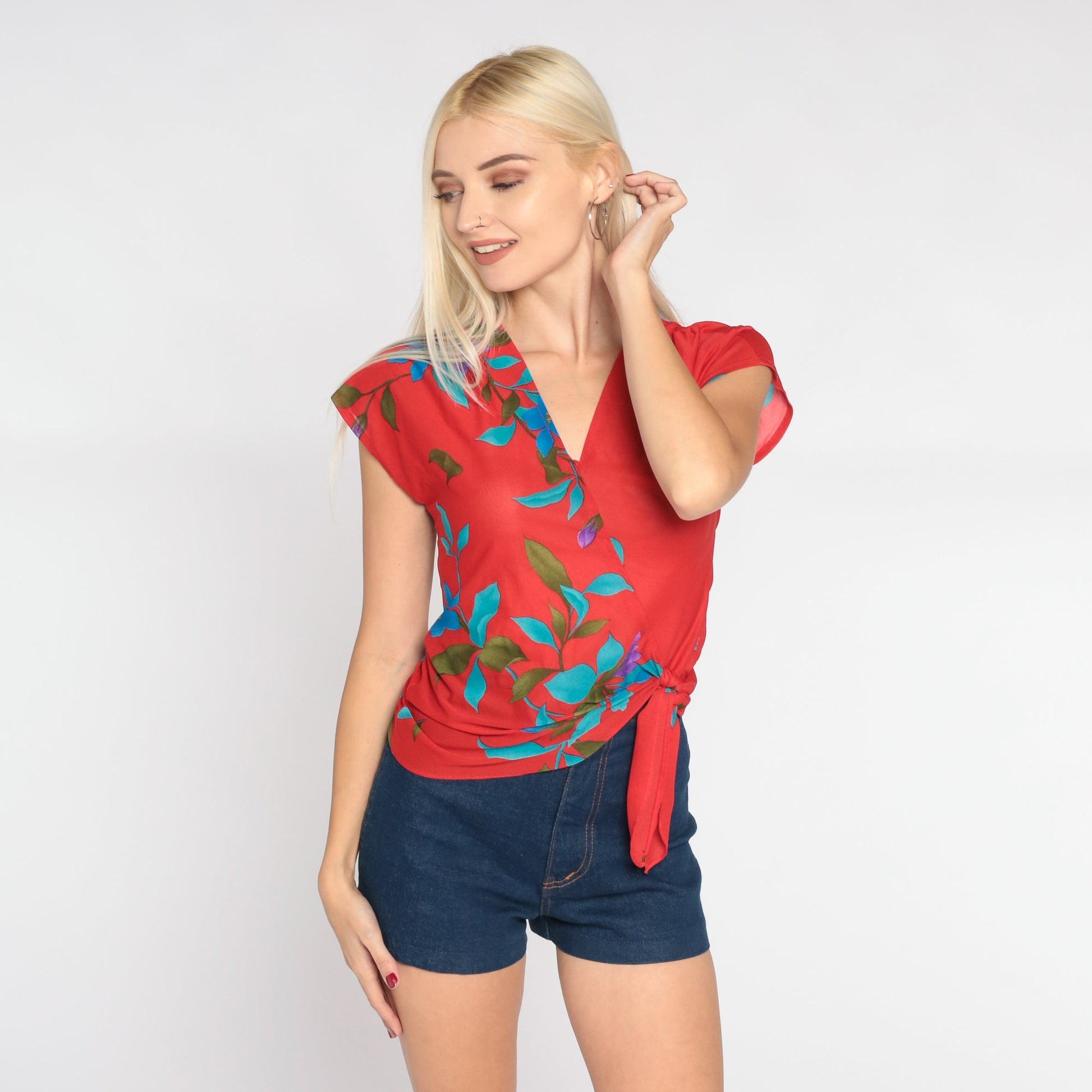 70s Red Floral Wrap Blouse Cap Sleeve V Neck Tie Front Extra Small
