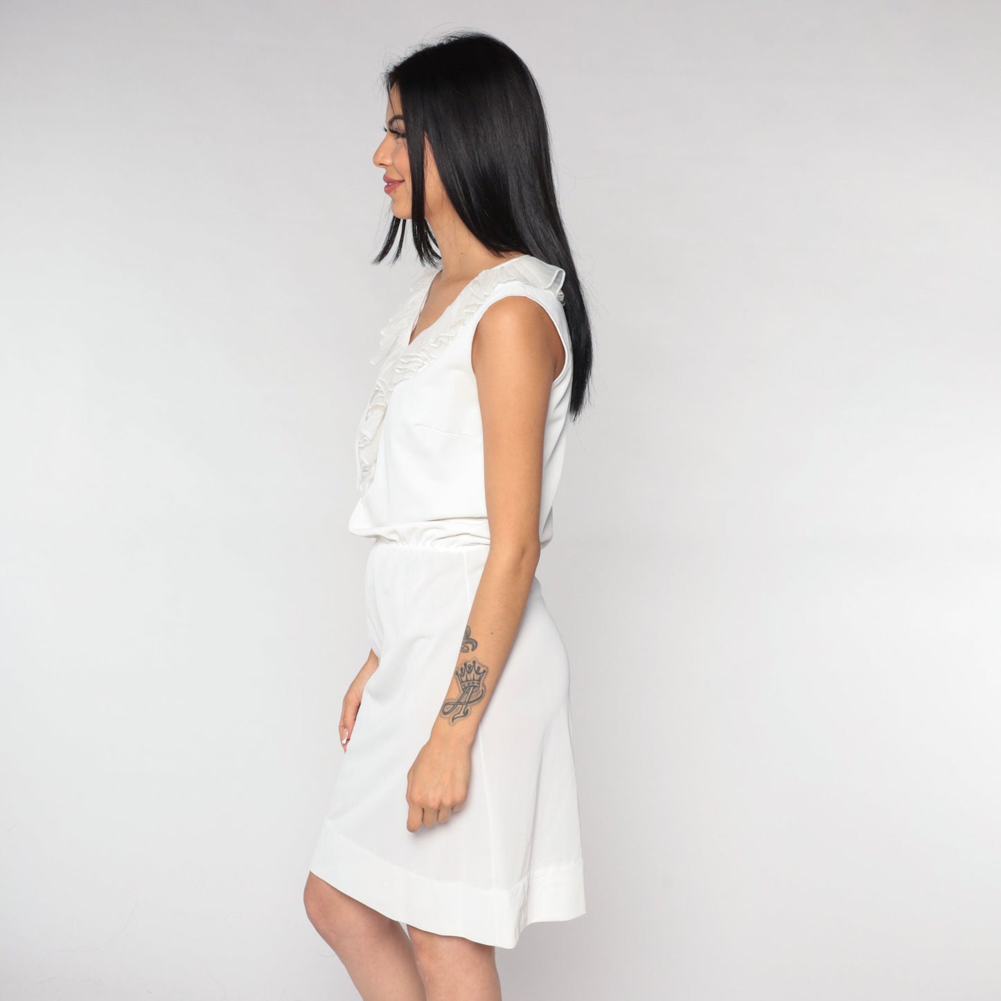 70s White Mini Dress V-Neck Ruffled Bodice Sleeveless High Waist Small