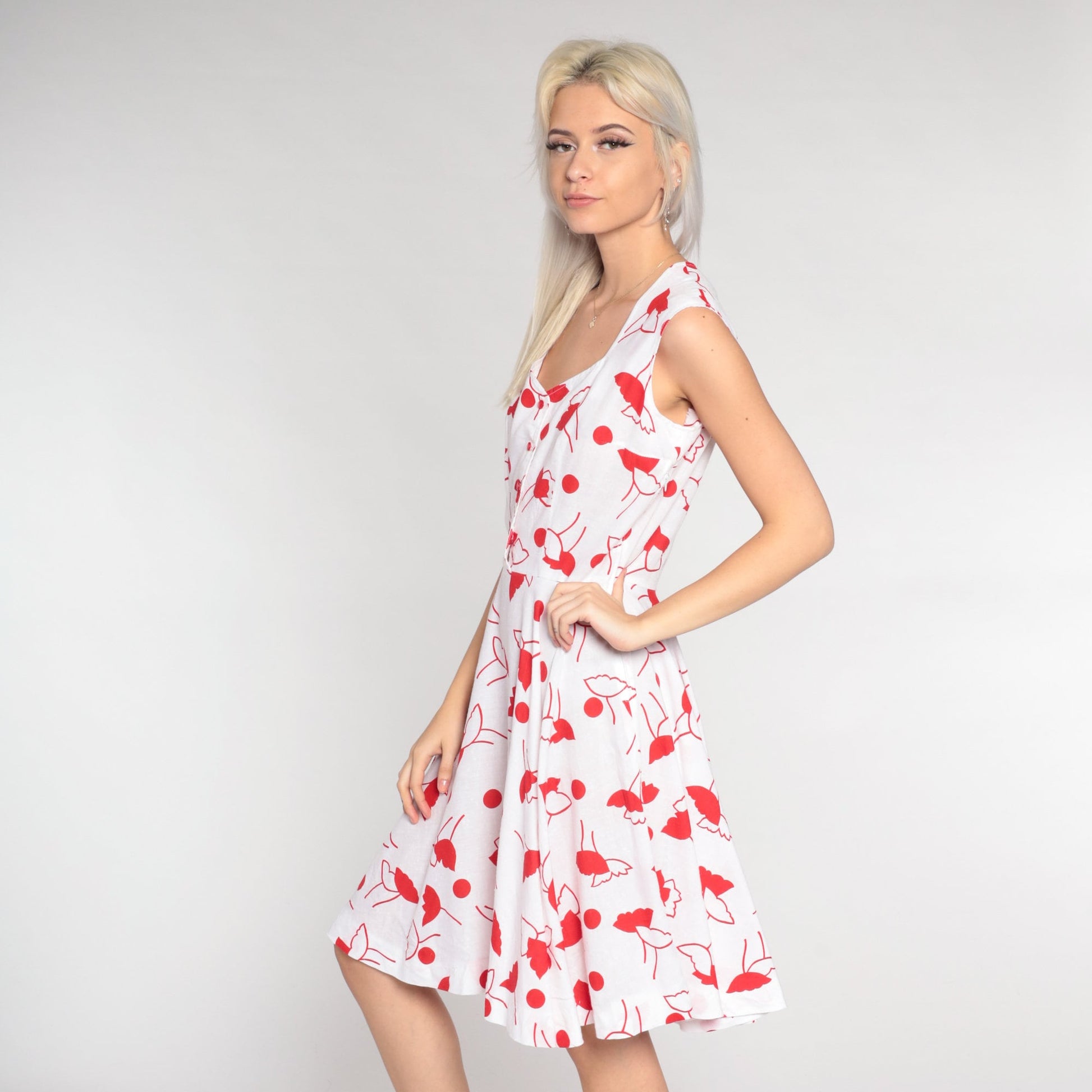 80s White Red Floral Mini Dress Queen Anne Neckline Sleeveless Small
