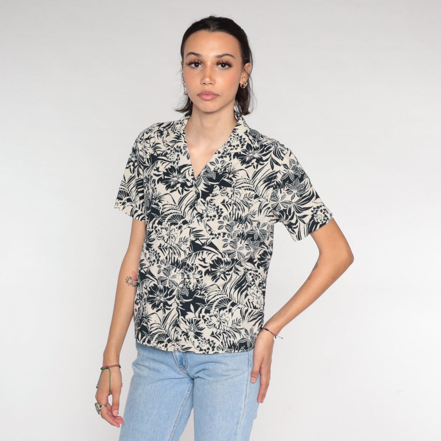 Y2K Floral Button-Up Blouse Black Beige Flower Print Short Sleeve Small