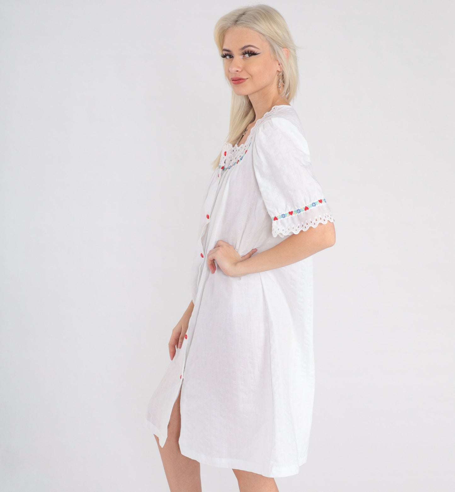 70s White Eyelet Lace Midi Lounge Dress Puff Sleeve Button Front Medium
