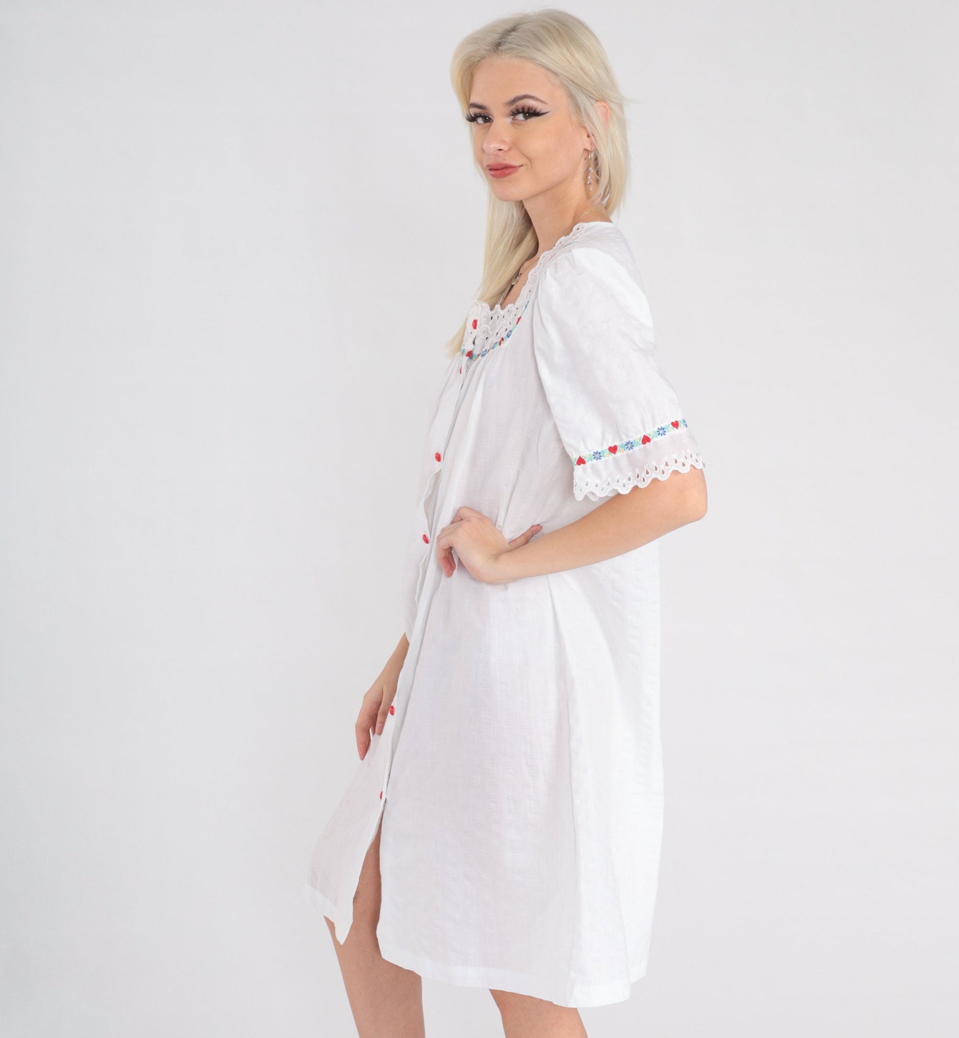 70s White Eyelet Lace Midi Lounge Dress Puff Sleeve Button Front Medium