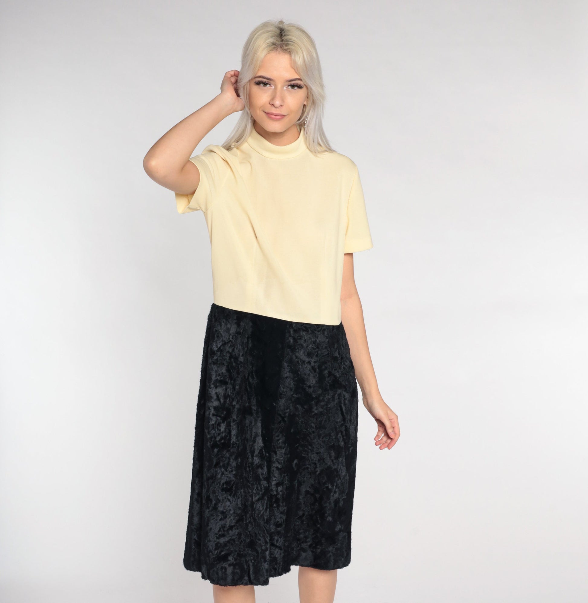 60s Shift Dress Cream & Black Faux Fur Midi Mock Neck Short Sleeve Medium