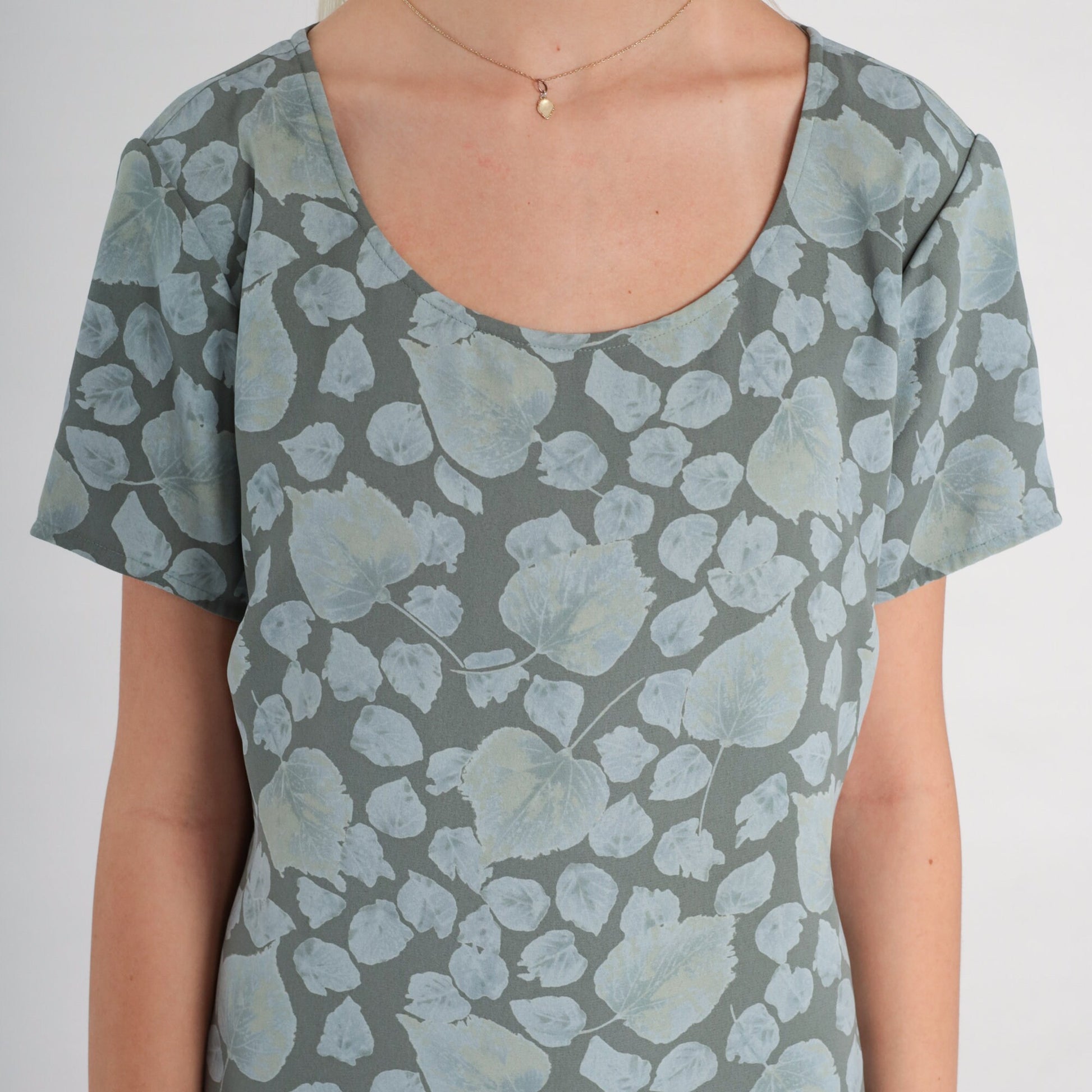 00s Liz Claiborne Botanical Maxi Dress Grey Blue Leaf Print Large