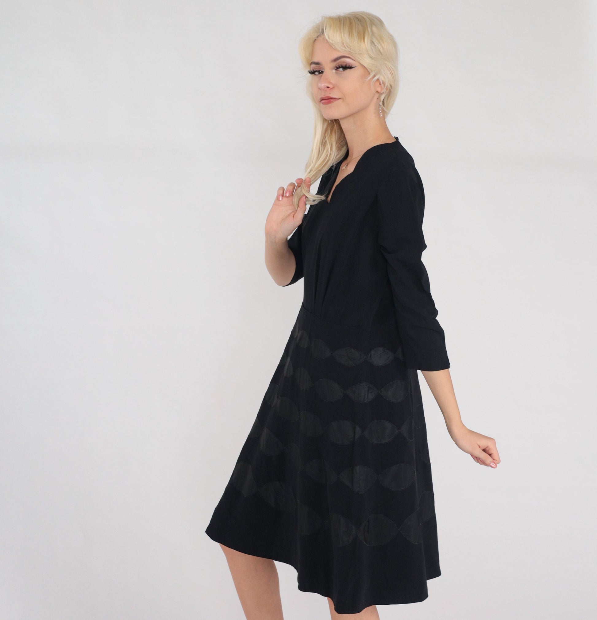 1940s Black Oval Dot Mini Dress High Waist Scalloped V-Neck 3/4 Sleeve Medium