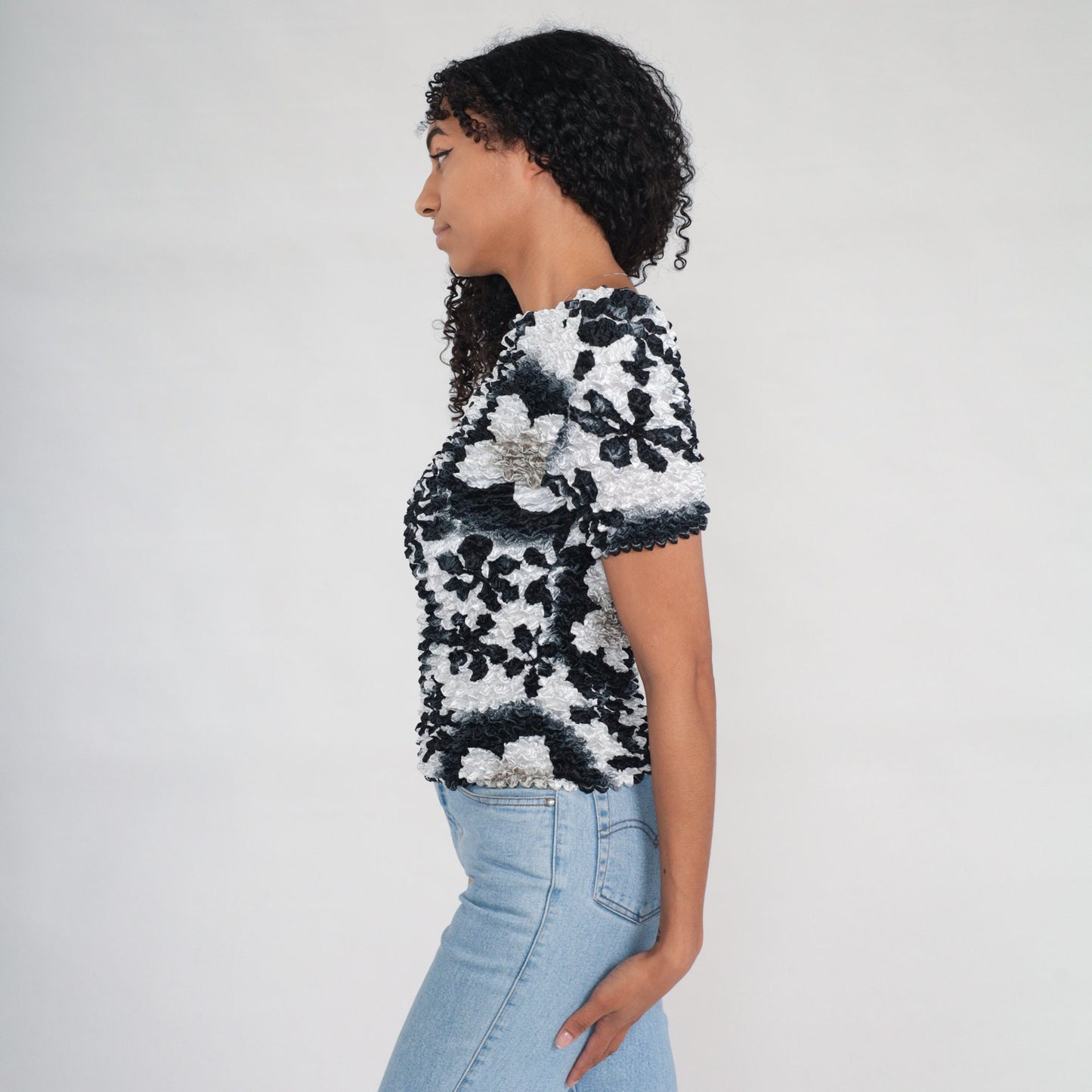 Y2K Black White Floral Popcorn Textured Blouse Short Sleeve Small Medium Large