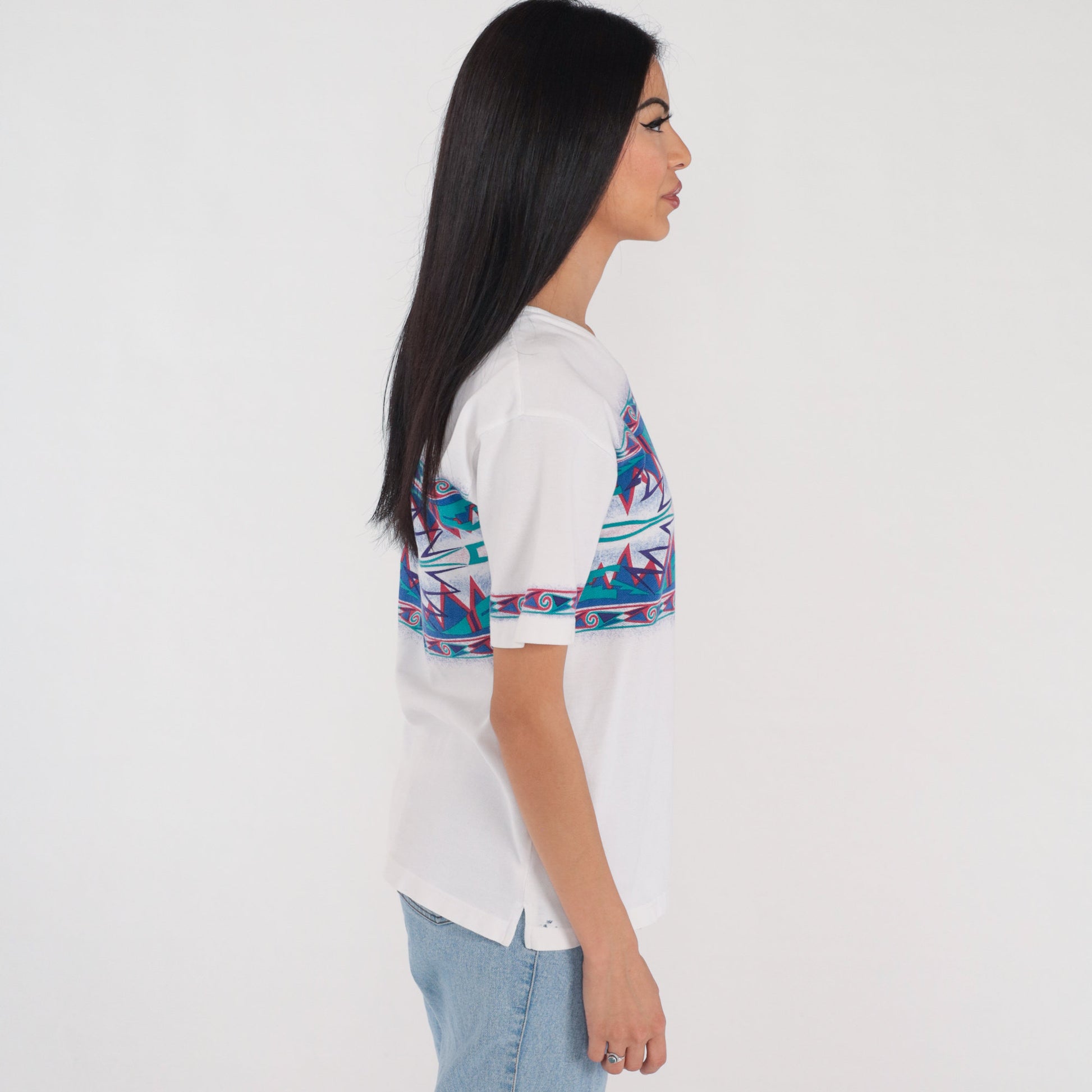 90s Abstract Geometric Print V-Neck T-Shirt White Blue Red Green Small