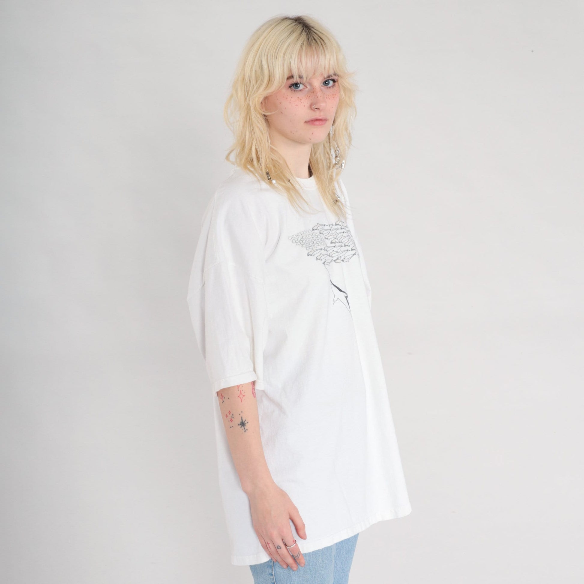 90s Fish Flag Graphic T-Shirt White Cotton Hanes XXL