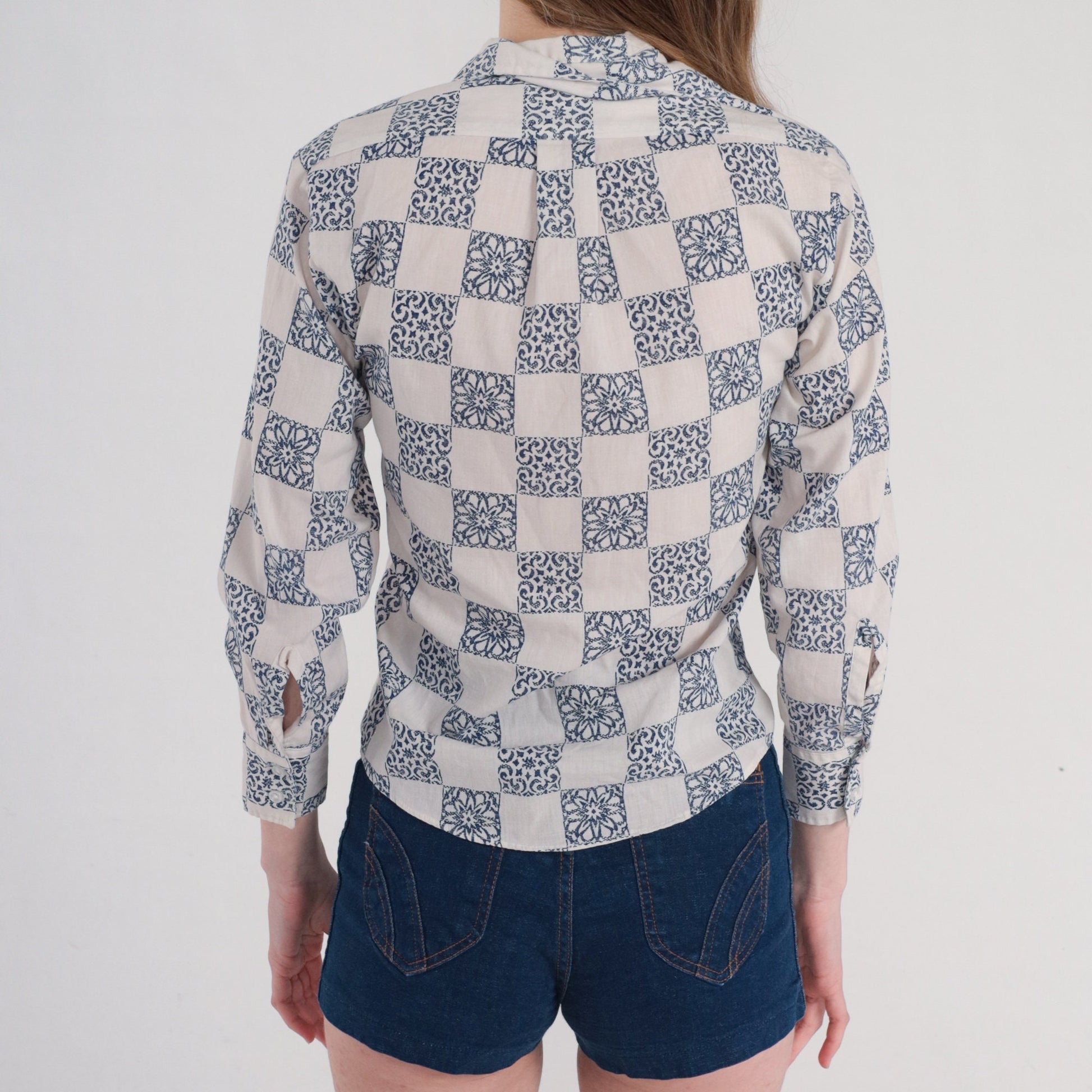 70s Checkered Tile Print Button Up Shirt Blue White Pointed Collar XS