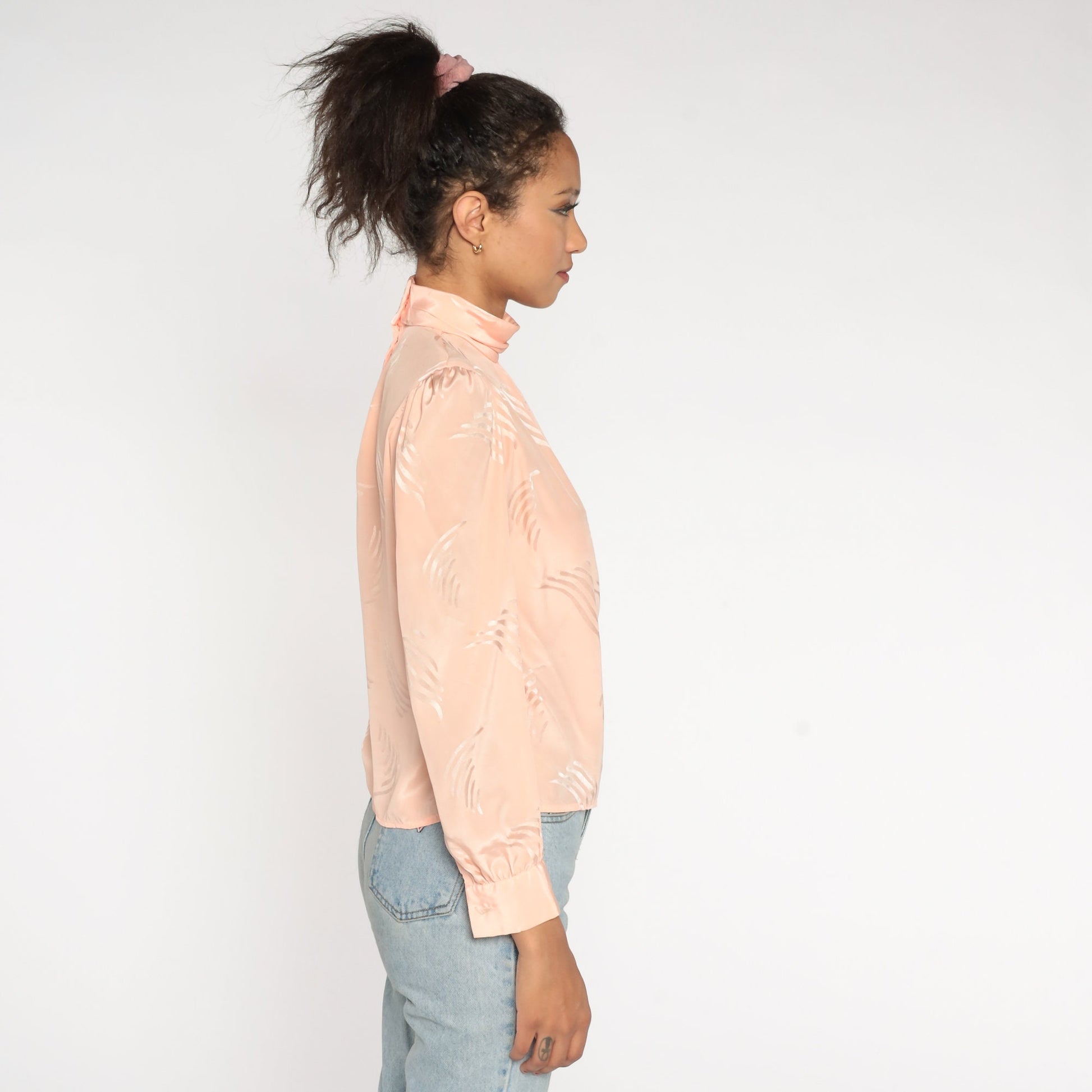 80s Peach Embossed Blouse Puff Sleeve Mock Neck Geometric Button Back Small