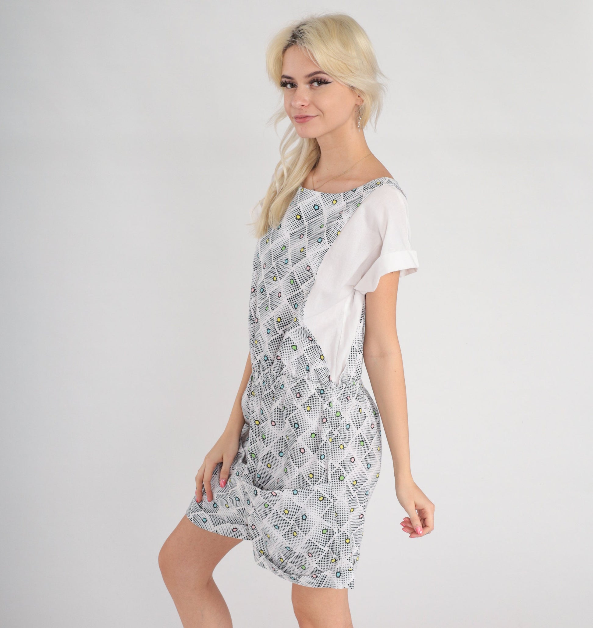 80s White Geometric Diamond Dot Romper Playsuit Cuffed Sleeve Medium M