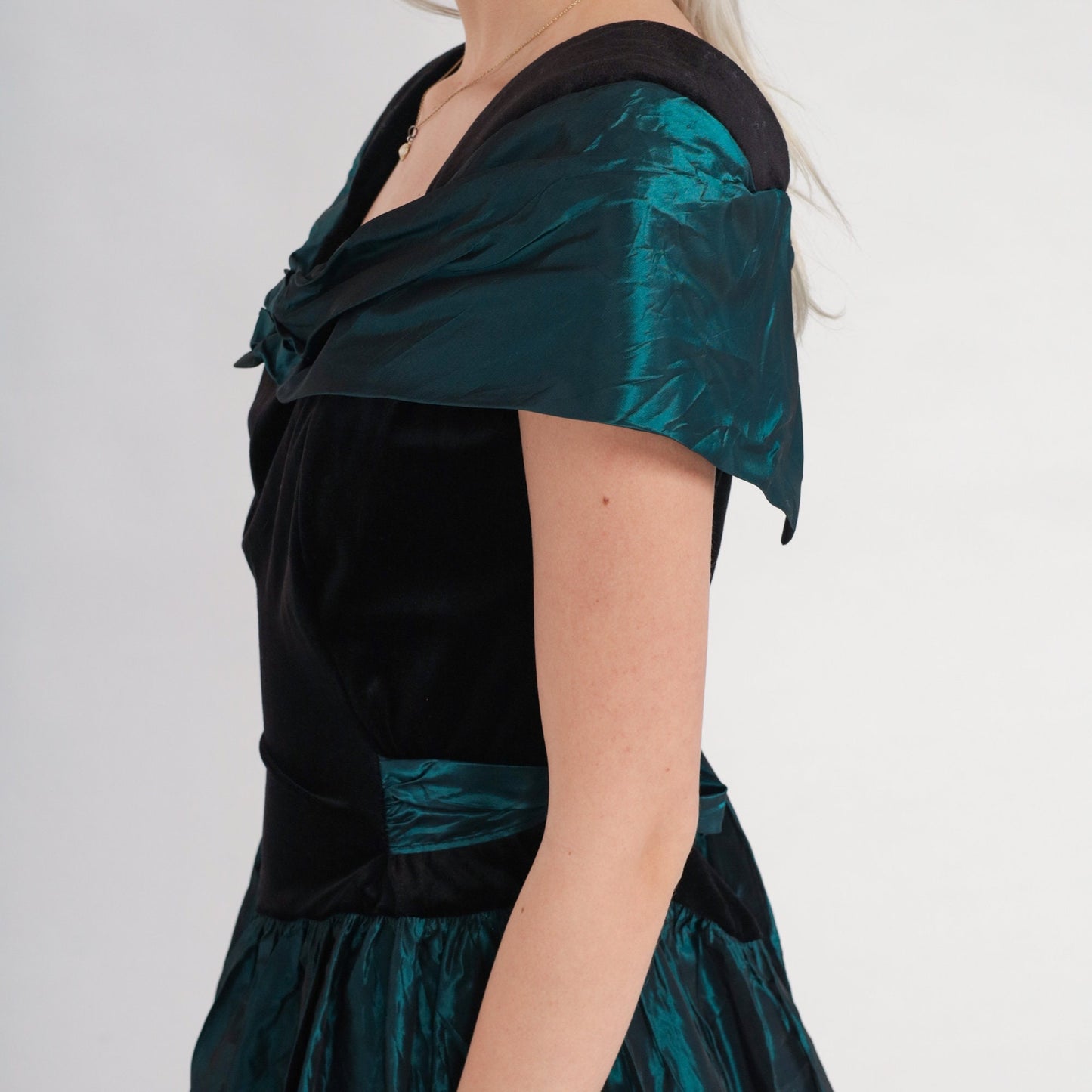 90s Black Velvet Green Mini Dress High Waist Full Skirt Small S