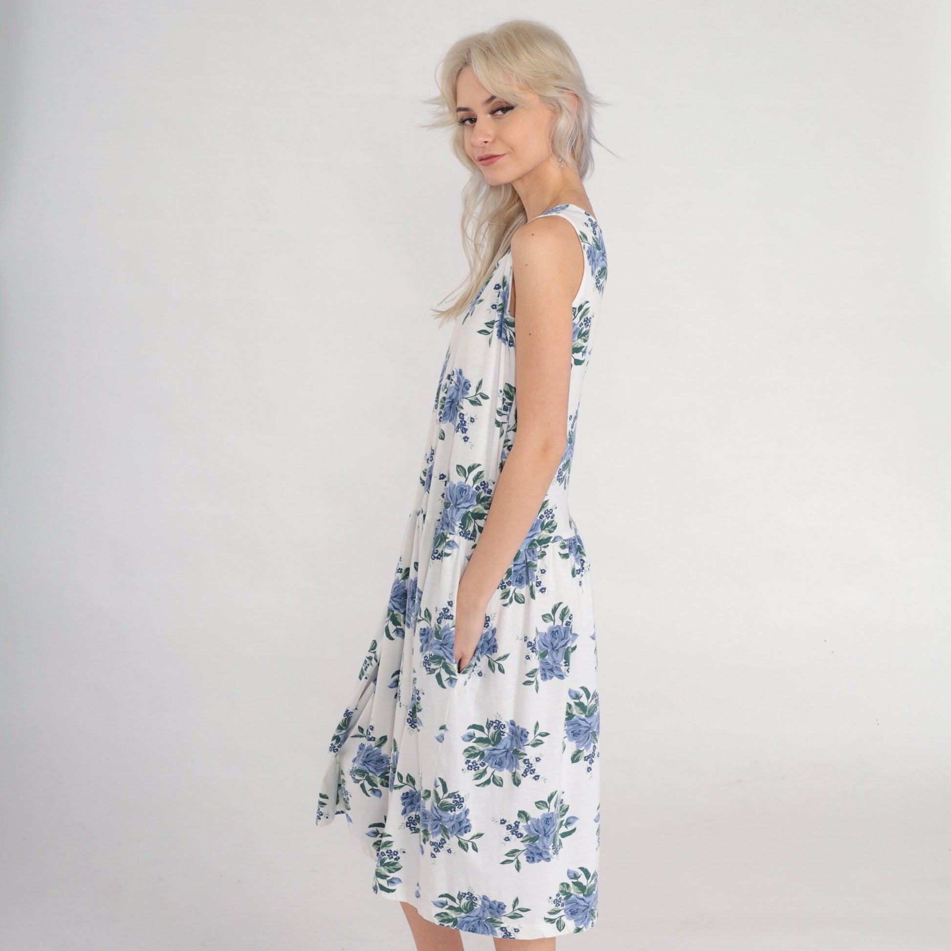 90s Floral Midi Dress White Blue Rose Print Drop Waist Sleeveless Medium