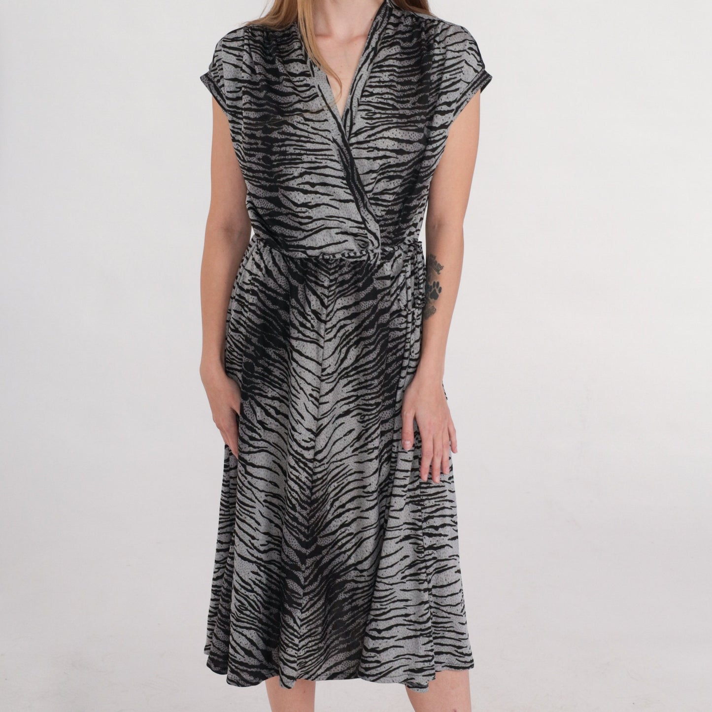 70s Tiger Print Midi Dress Grey Black Faux Wrap Cap Sleeve V Neck Small Medium