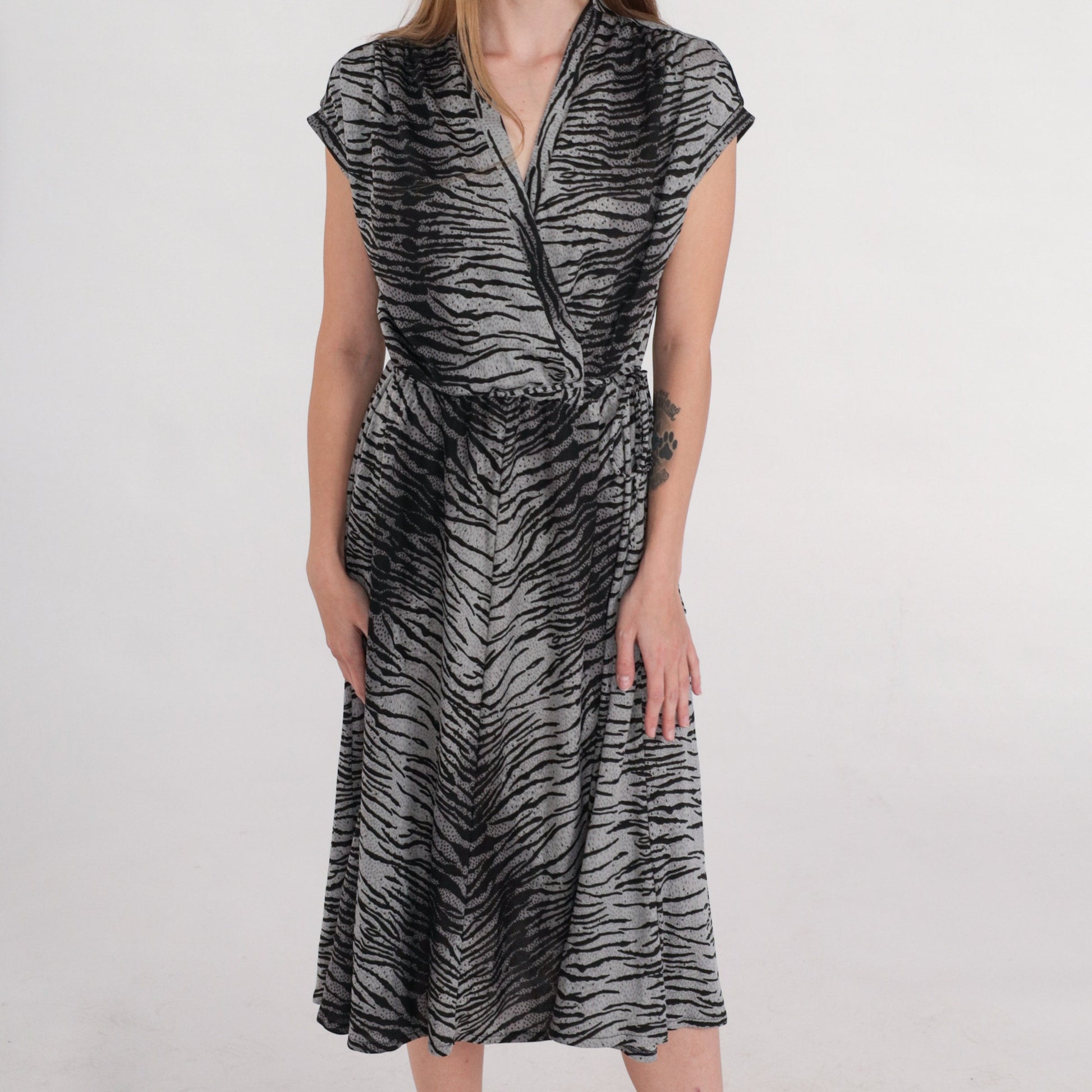 70s Tiger Print Midi Dress Grey Black Faux Wrap Cap Sleeve V Neck Small Medium