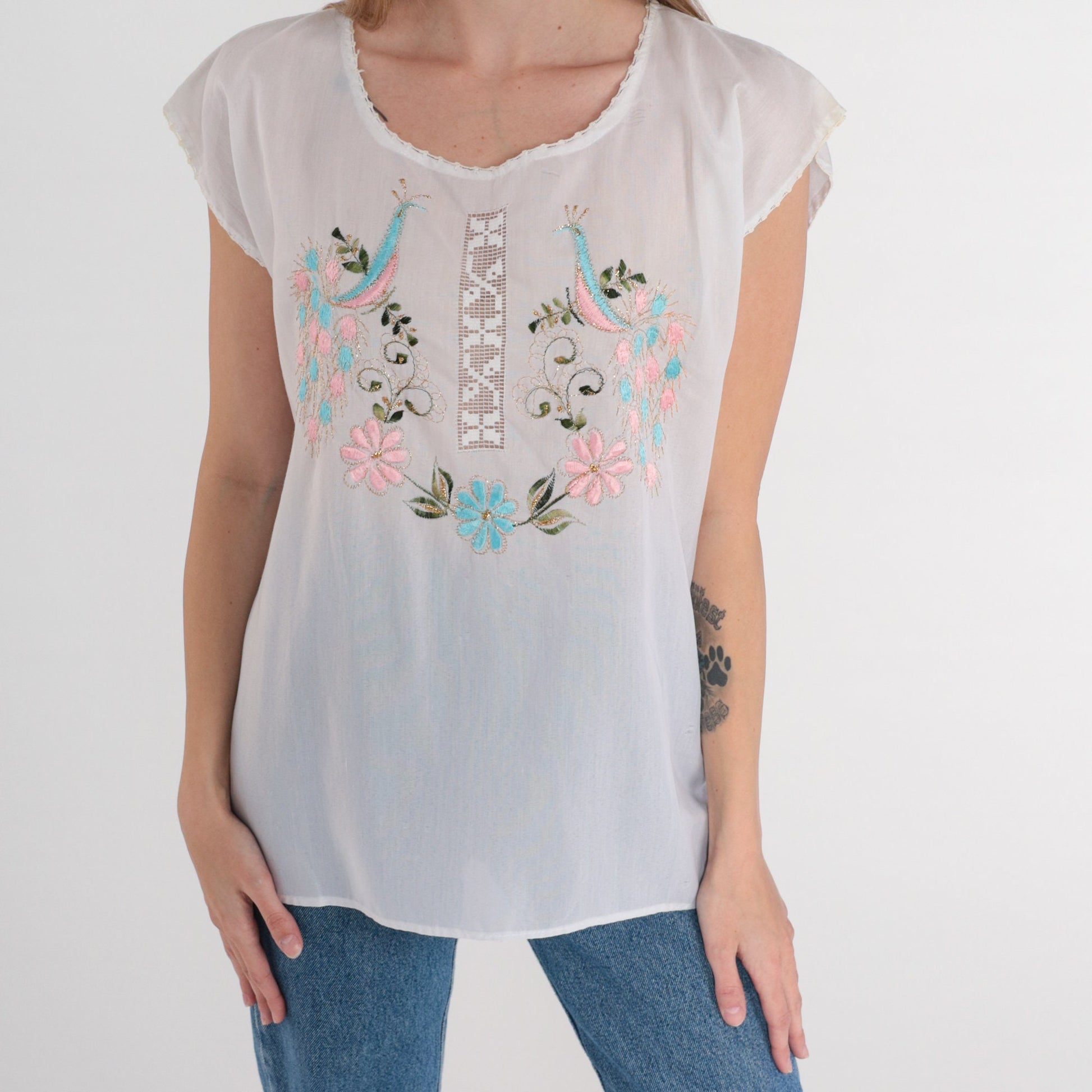 90s White Embroidered Cutwork Blouse Glittery Bird Floral Cap Sleeve Small S