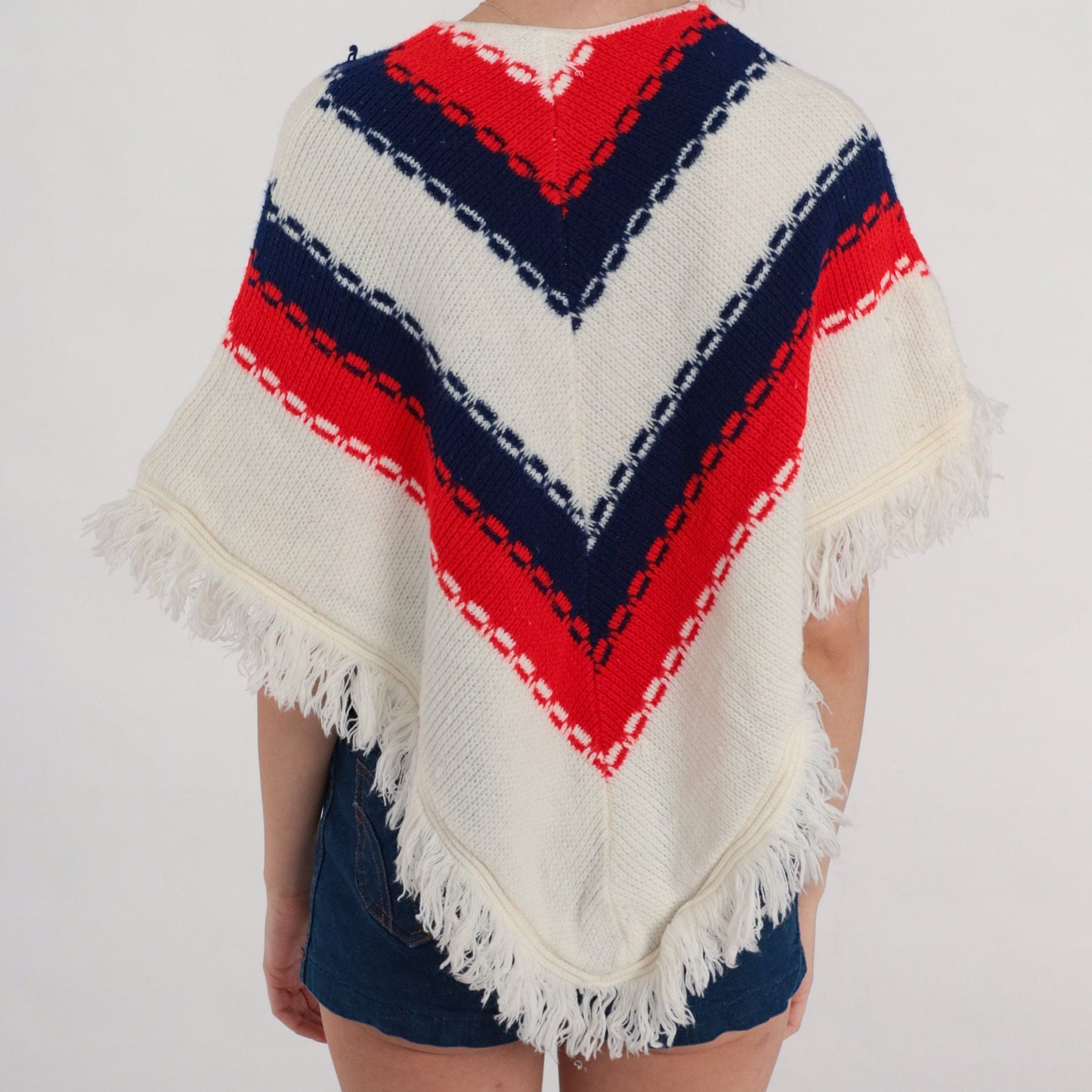 70s Chevron Striped Knit Poncho Shawl Fringe Keyhole White Red Blue Small Medium