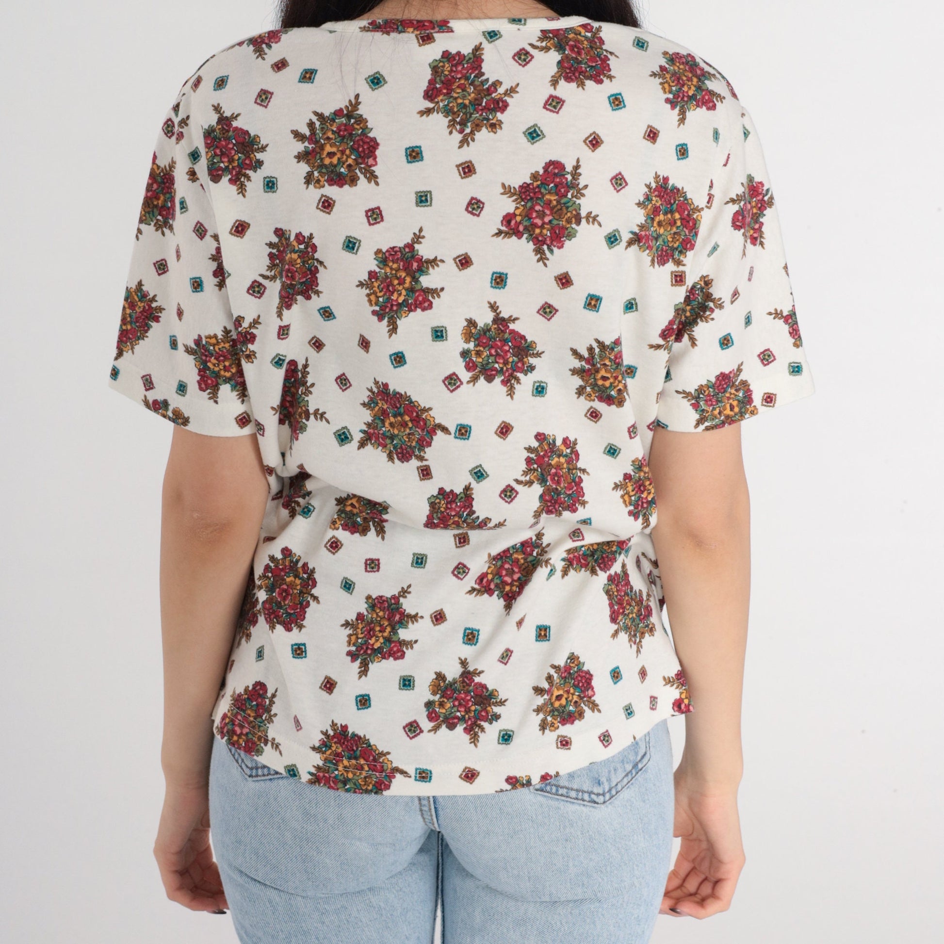 90s Floral Tile Print Pocket T-Shirt White Graphic Tee Small S