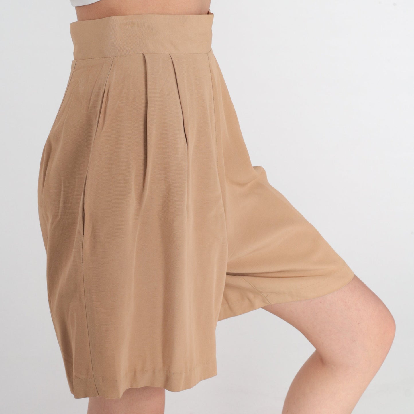 70s Tan Pleated High-Waisted Trouser Shorts Mid Length Small