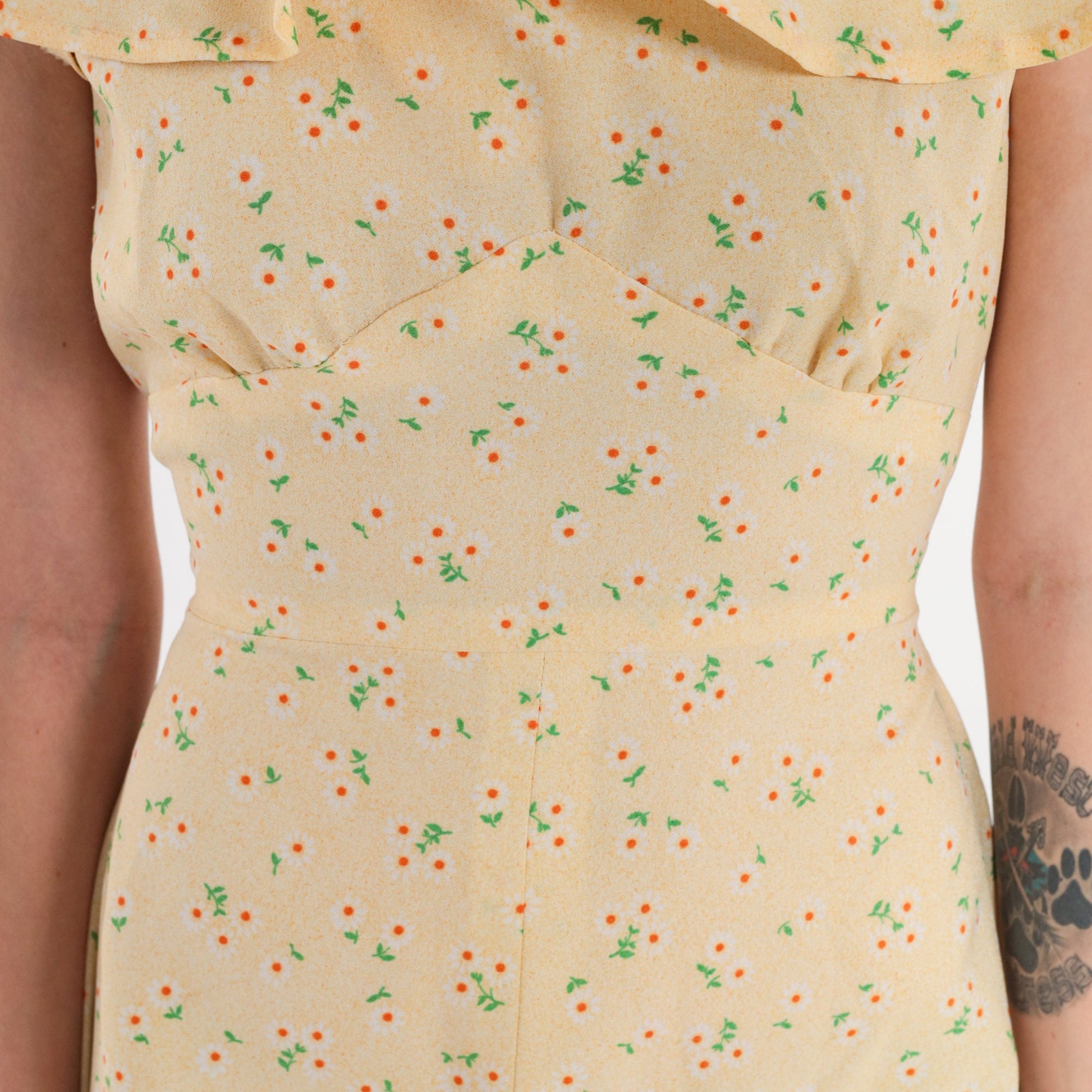 70s Yellow Floral Babydoll Mini Dress Flutter Sleeve Empire Waist Small